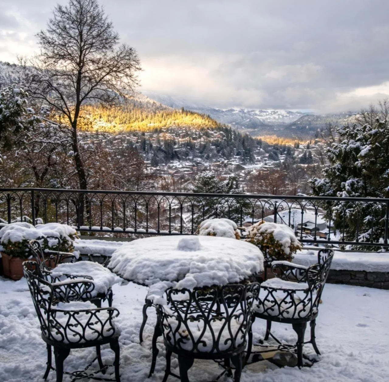 Property building in Paraíso Casa de Montaña