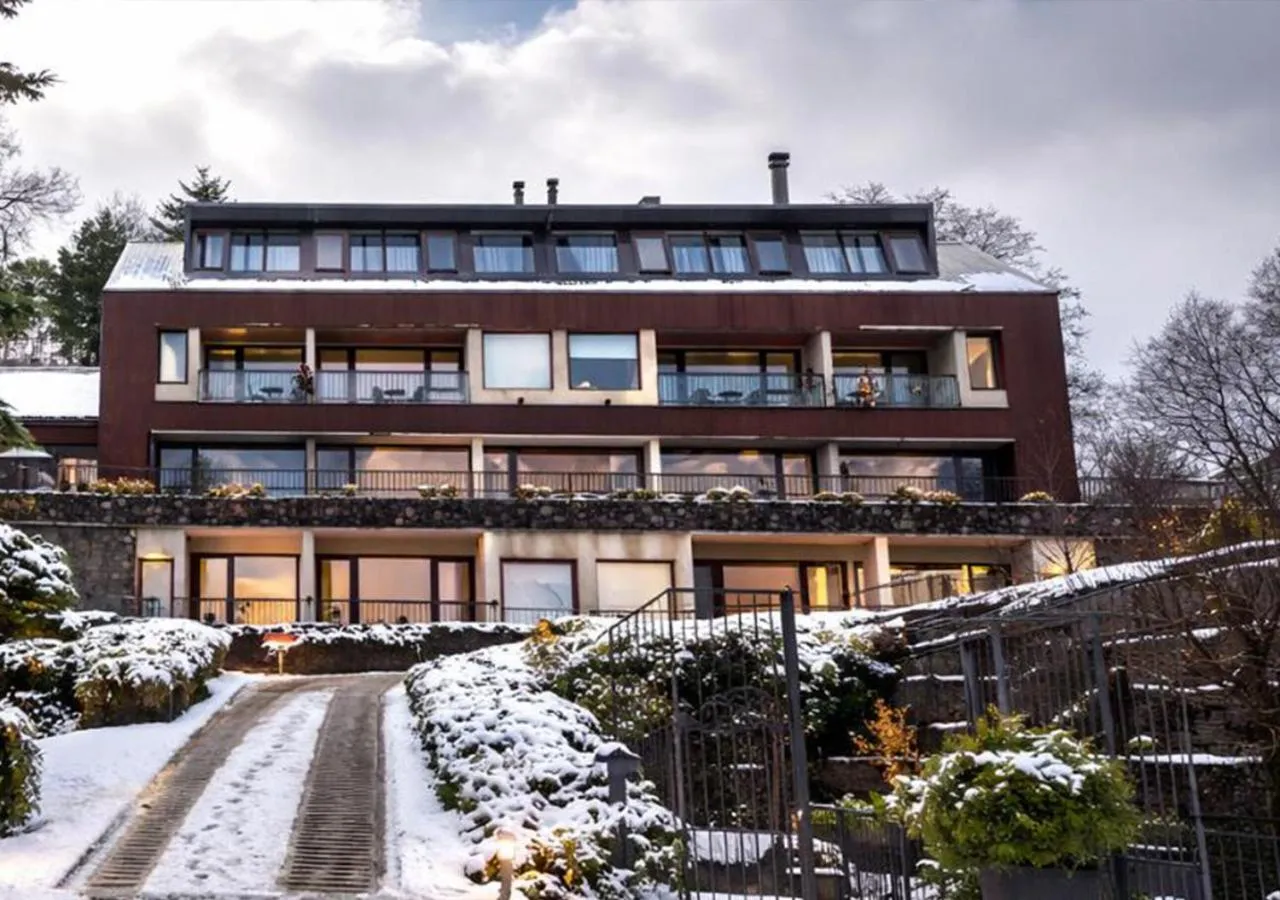Property building in Paraíso Casa de Montaña