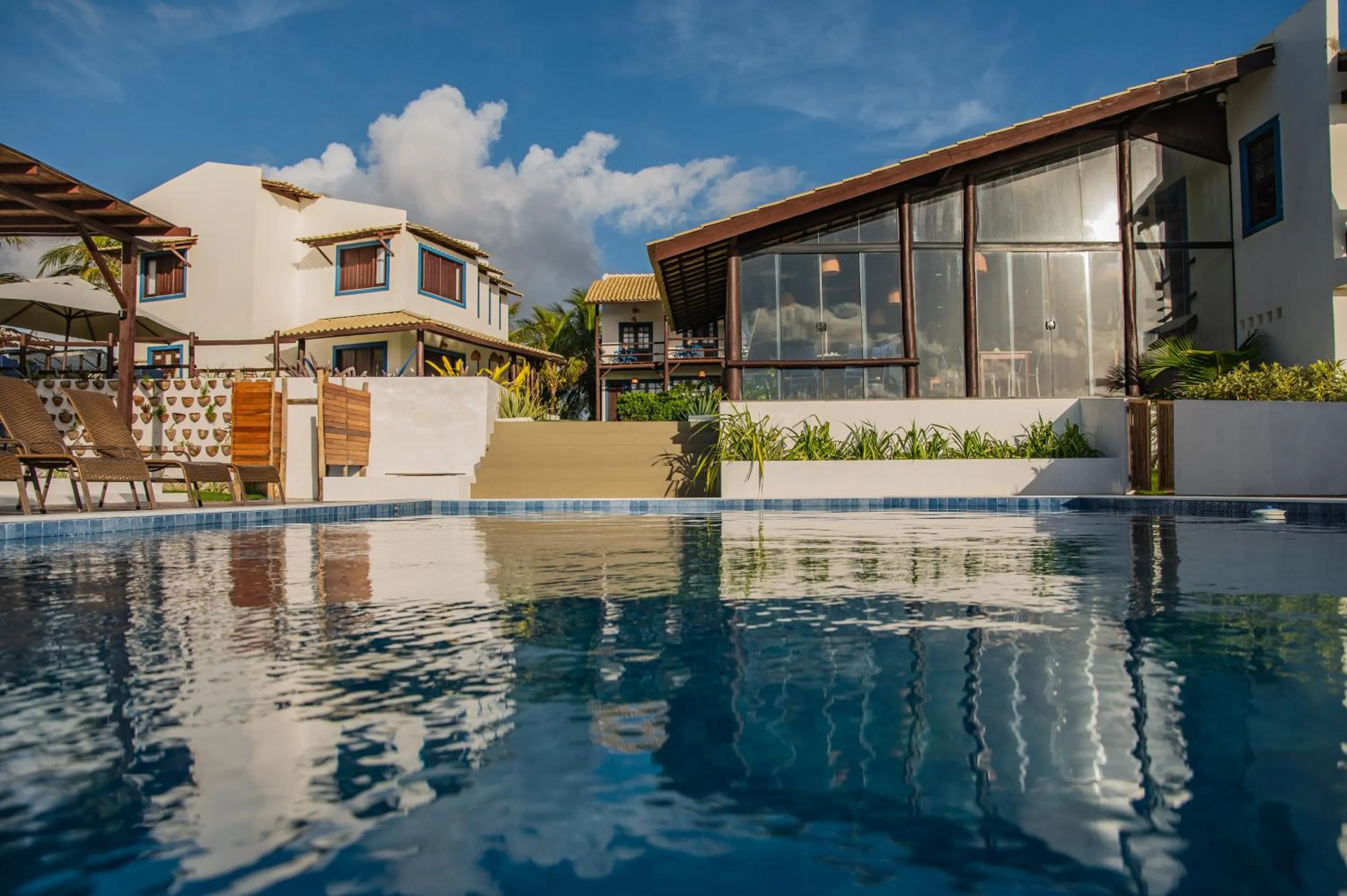 Swimming pool in Pousada Aldeola by Slaviero Hotéis