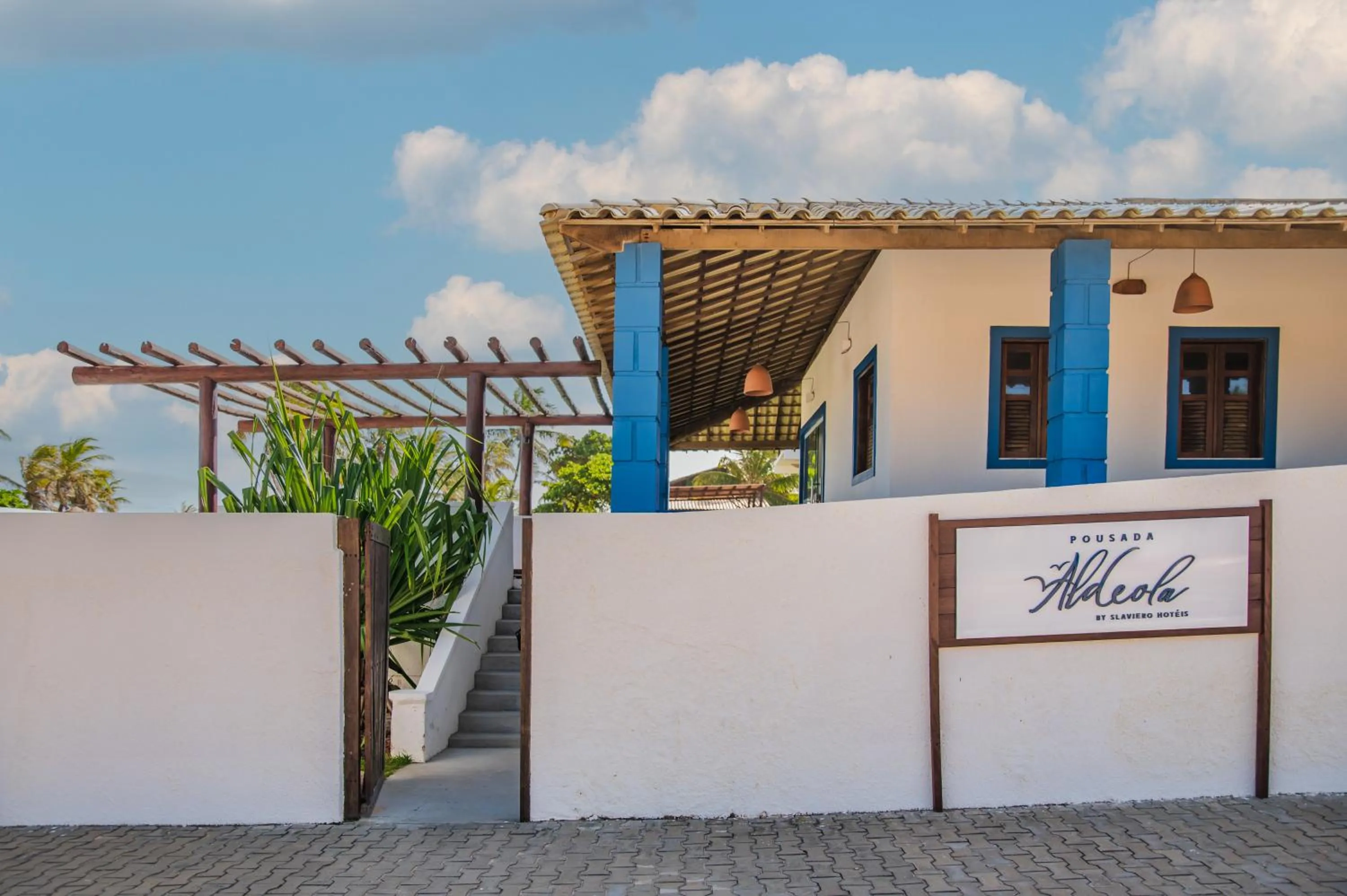 Facade/entrance in Pousada Aldeola by Slaviero Hotéis