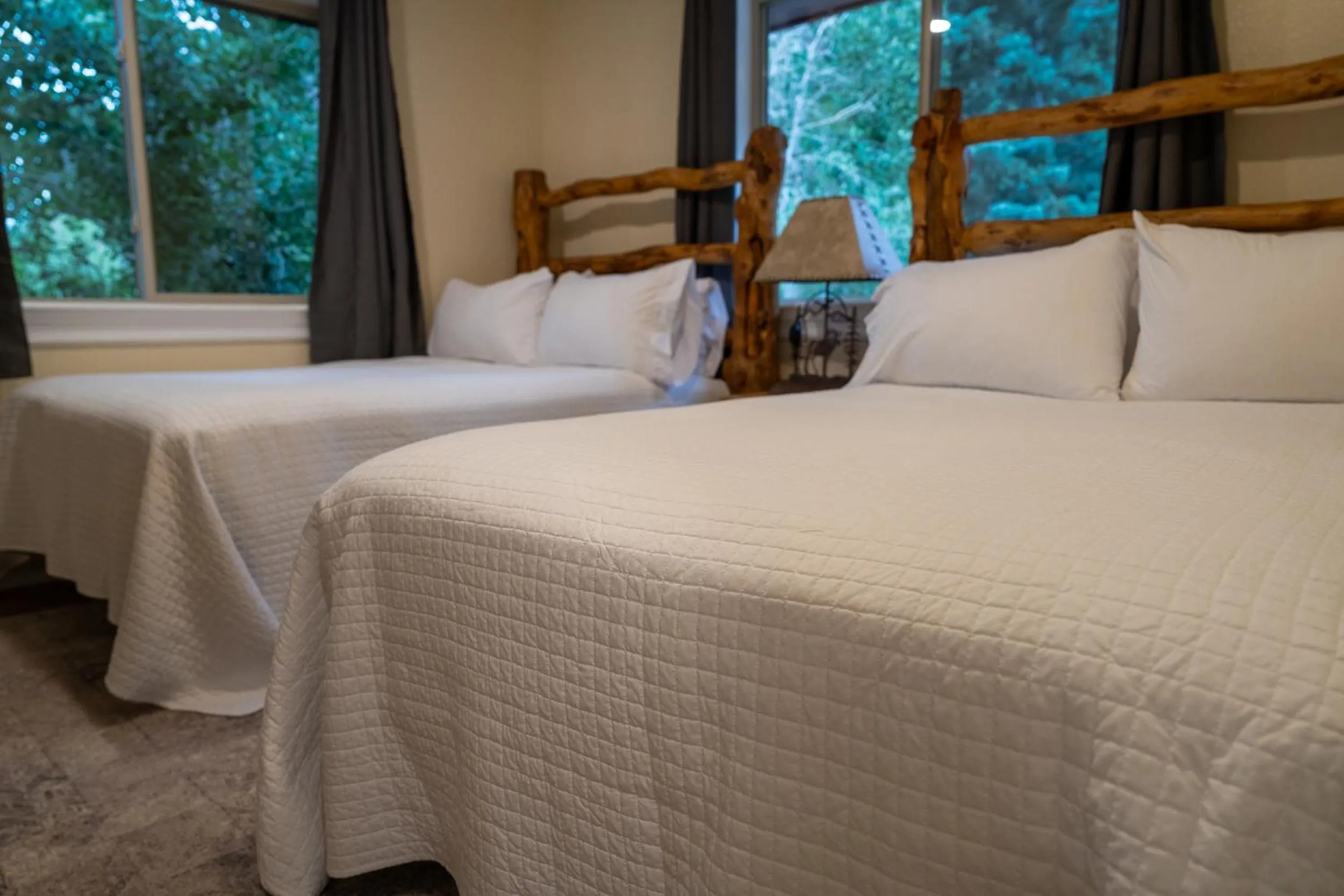 Bed in Ouray Riverside Resort - Inn & Cabins