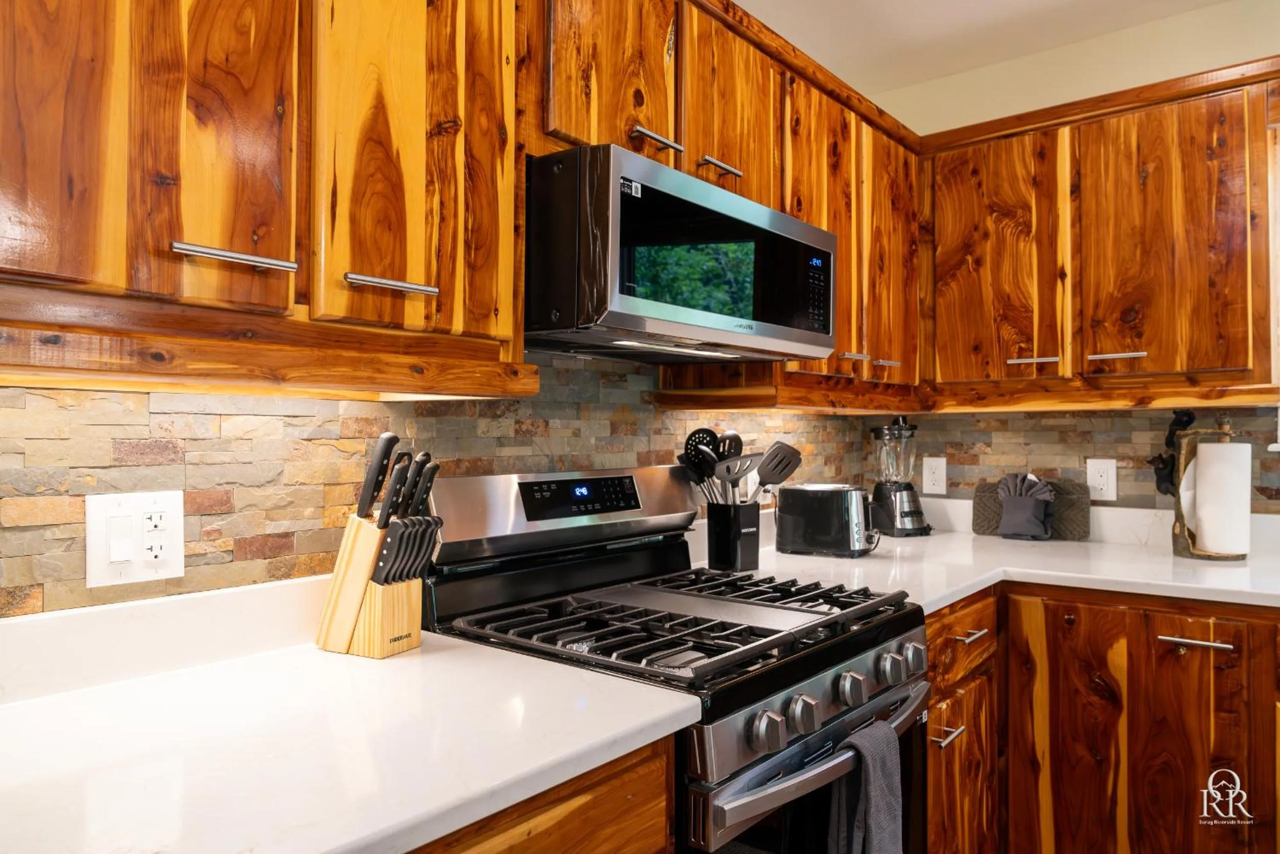 Ouray Riverside Resort - Inn & Cabins