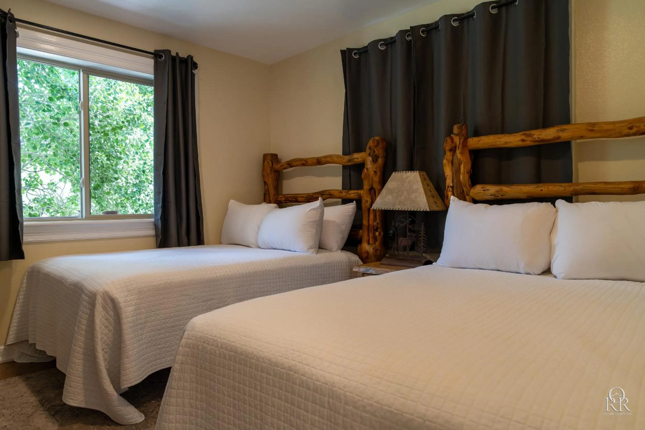 Bed in Ouray Riverside Resort - Inn & Cabins