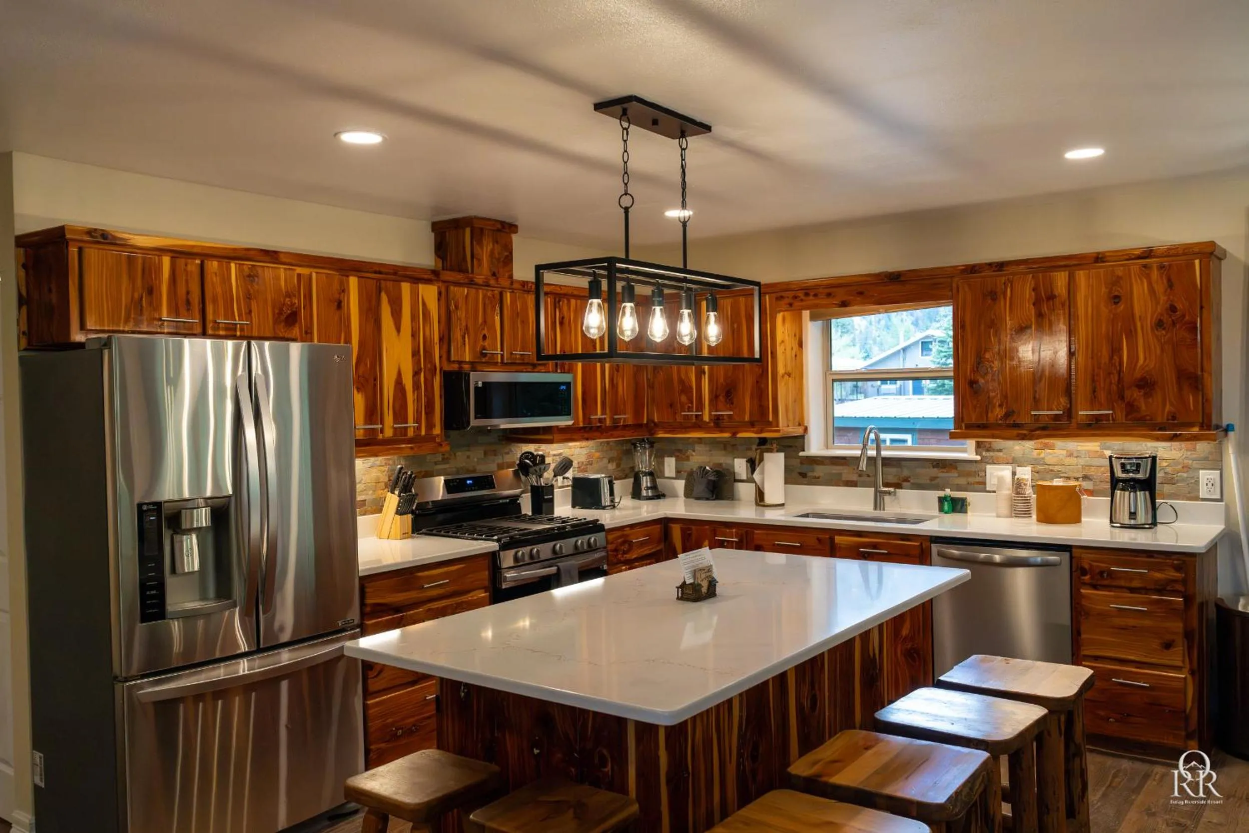 Ouray Riverside Resort - Inn & Cabins