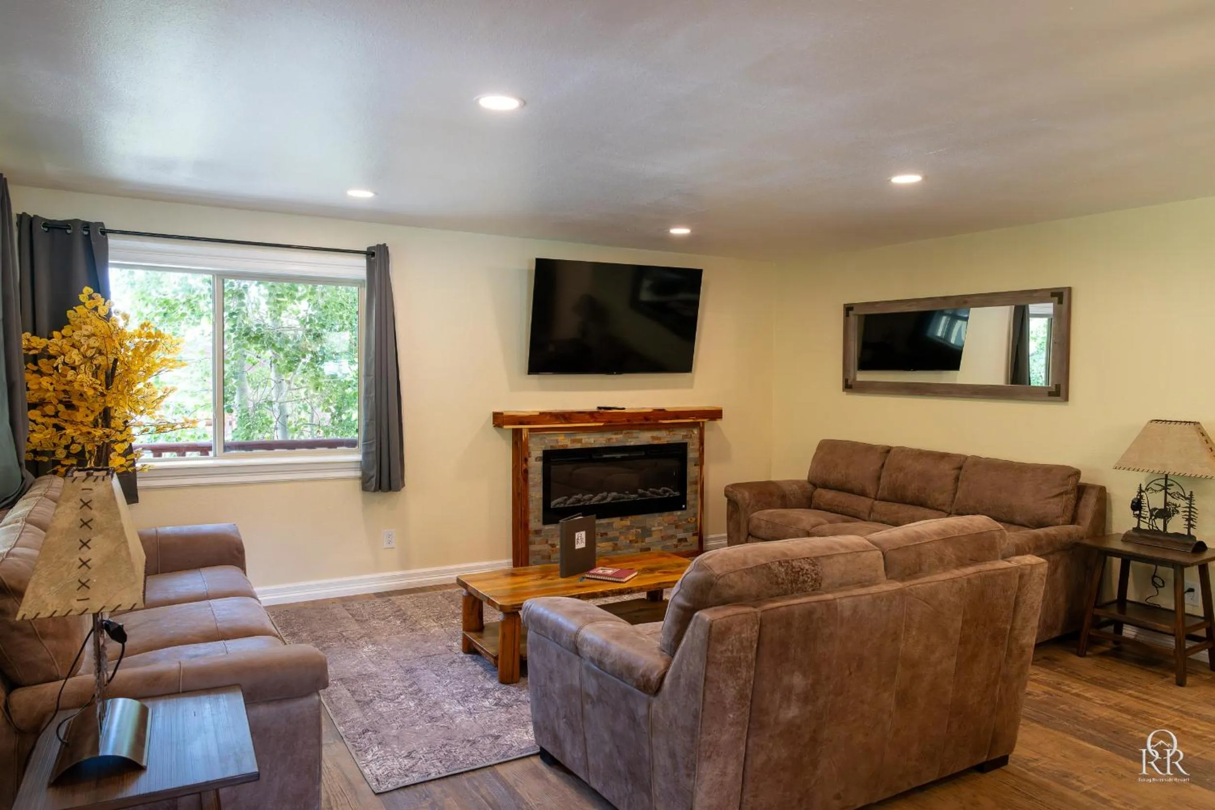 Ouray Riverside Resort - Inn & Cabins