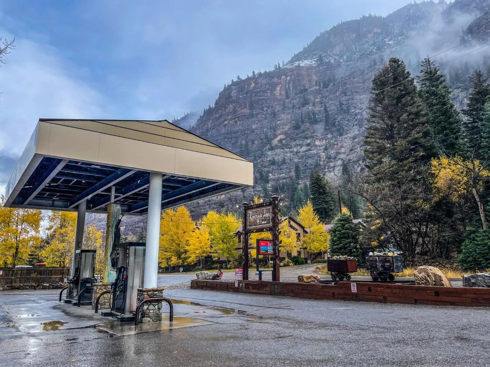 Ouray Riverside Resort - Inn & Cabins