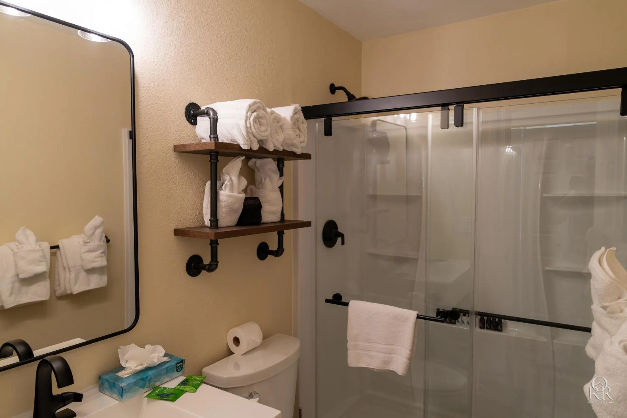 Ouray Riverside Resort - Inn & Cabins