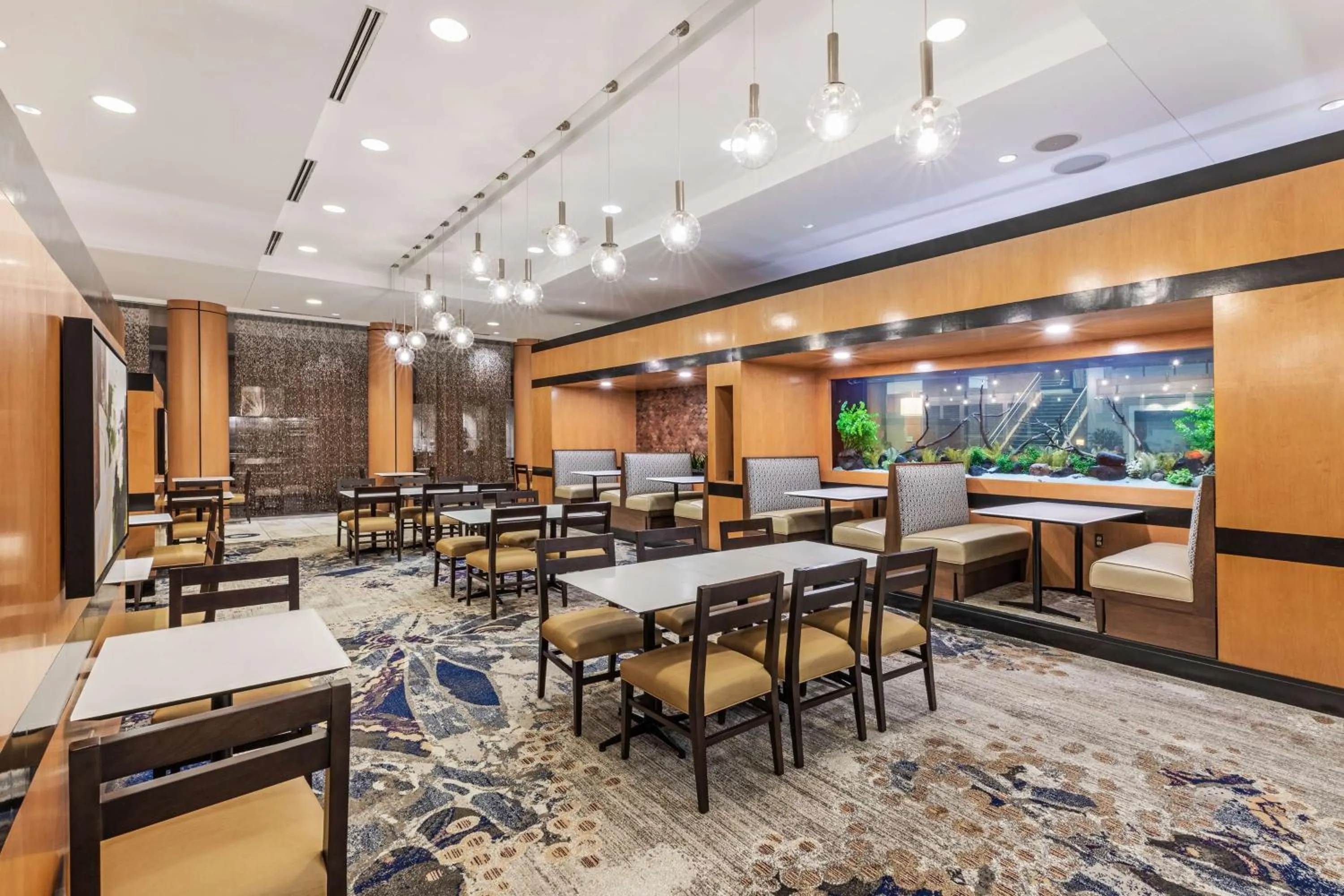 Restaurant/places to eat in Embassy Suites by Hilton Houston-Energy Corridor