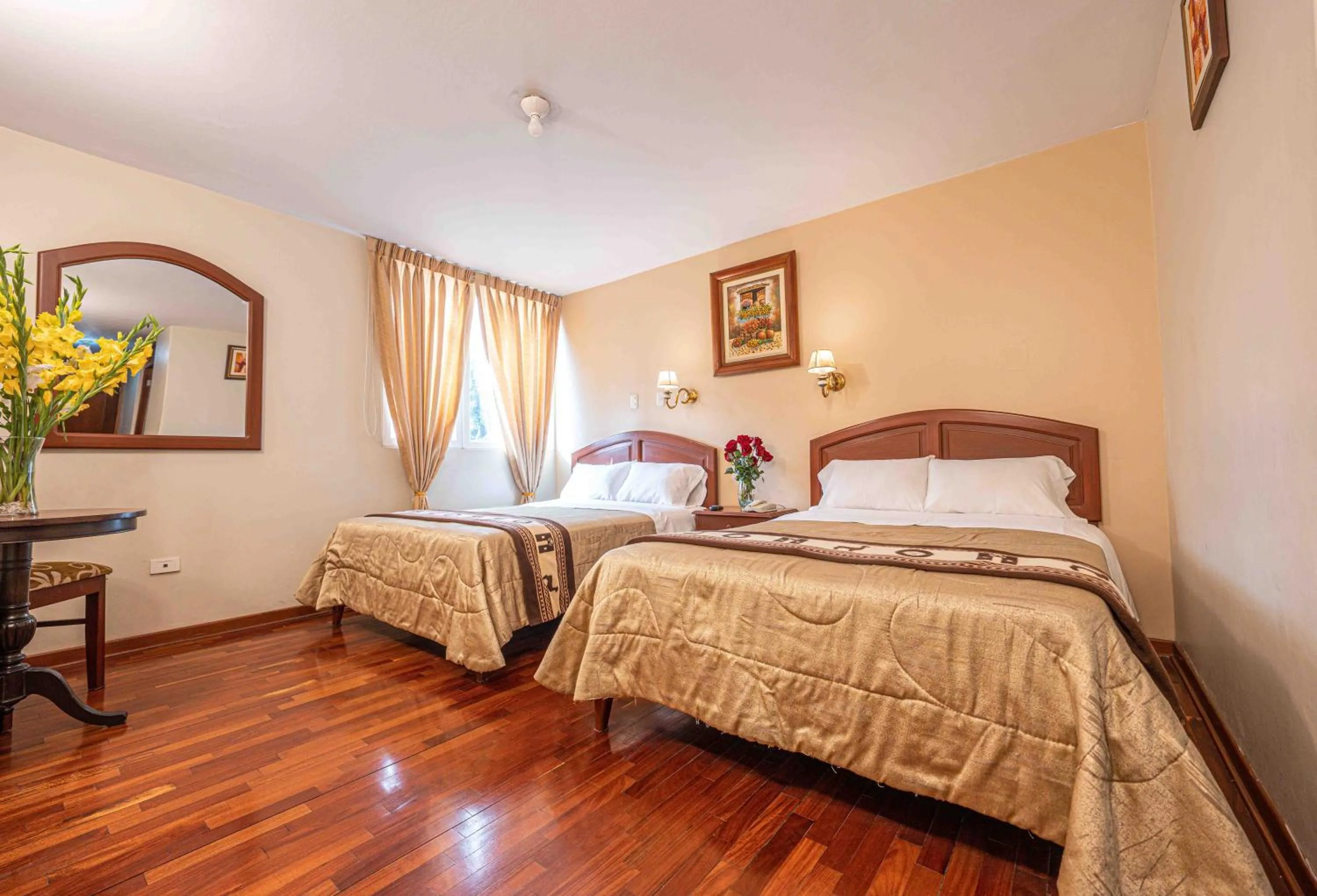 Bedroom, Bed in Hotel Manhattan Inn Airport