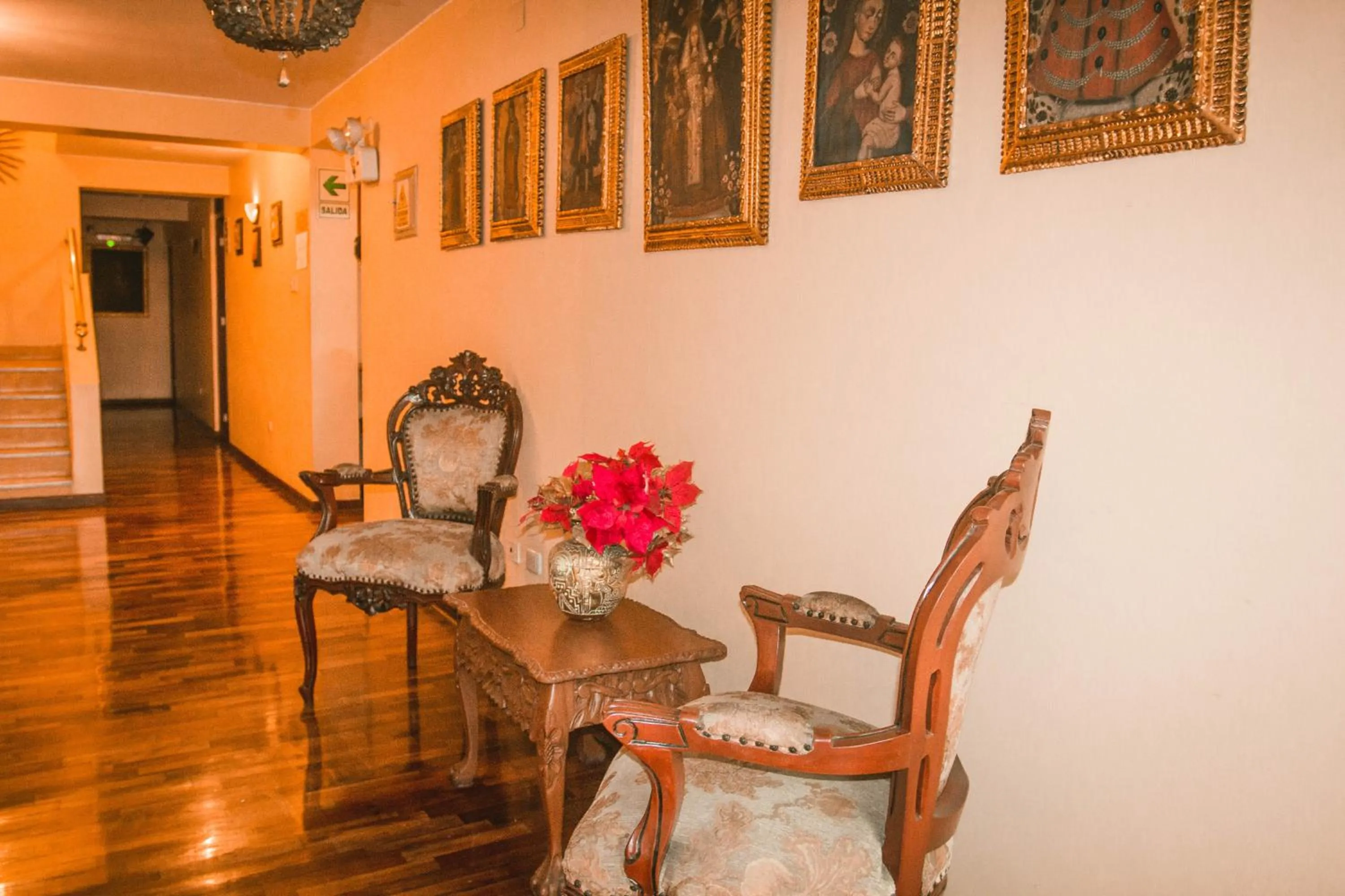 Property building in Hotel Manhattan Inn Airport