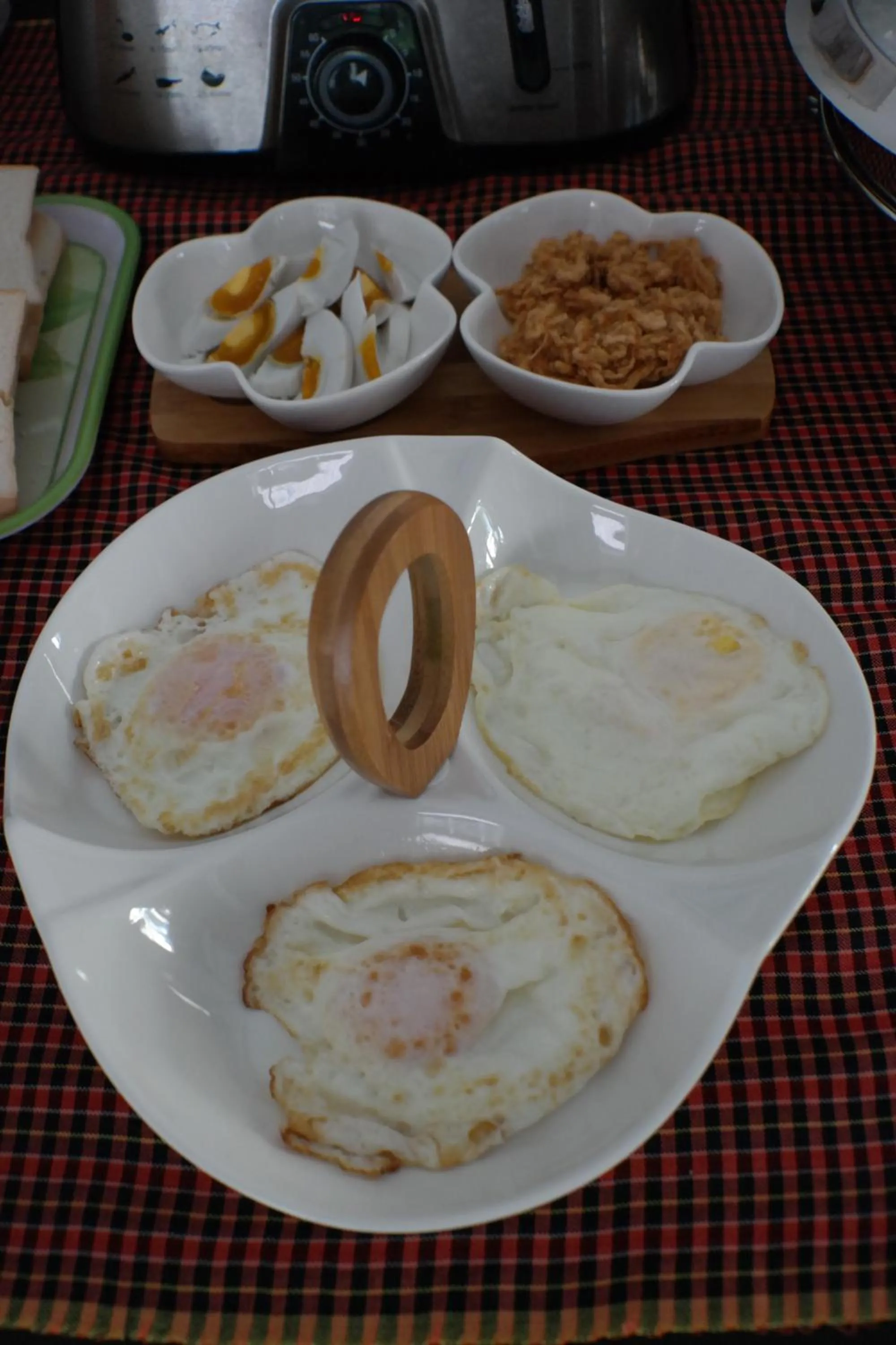 Restaurant/places to eat in Mowin Boutique Hotel & Residence