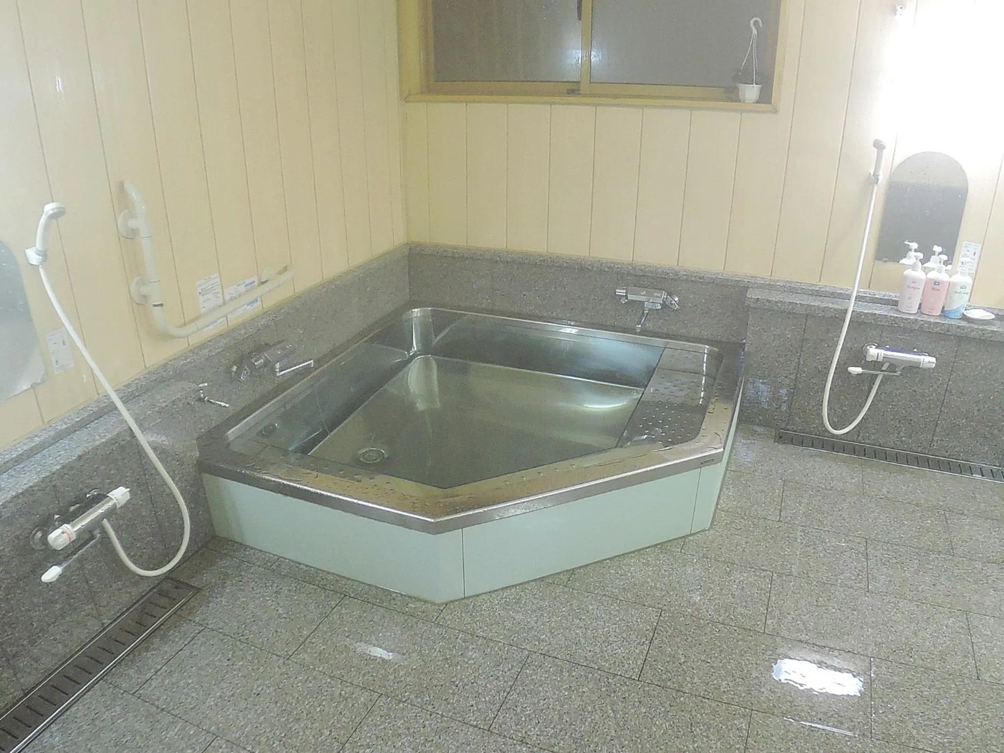 Public Bath in Sendaiya