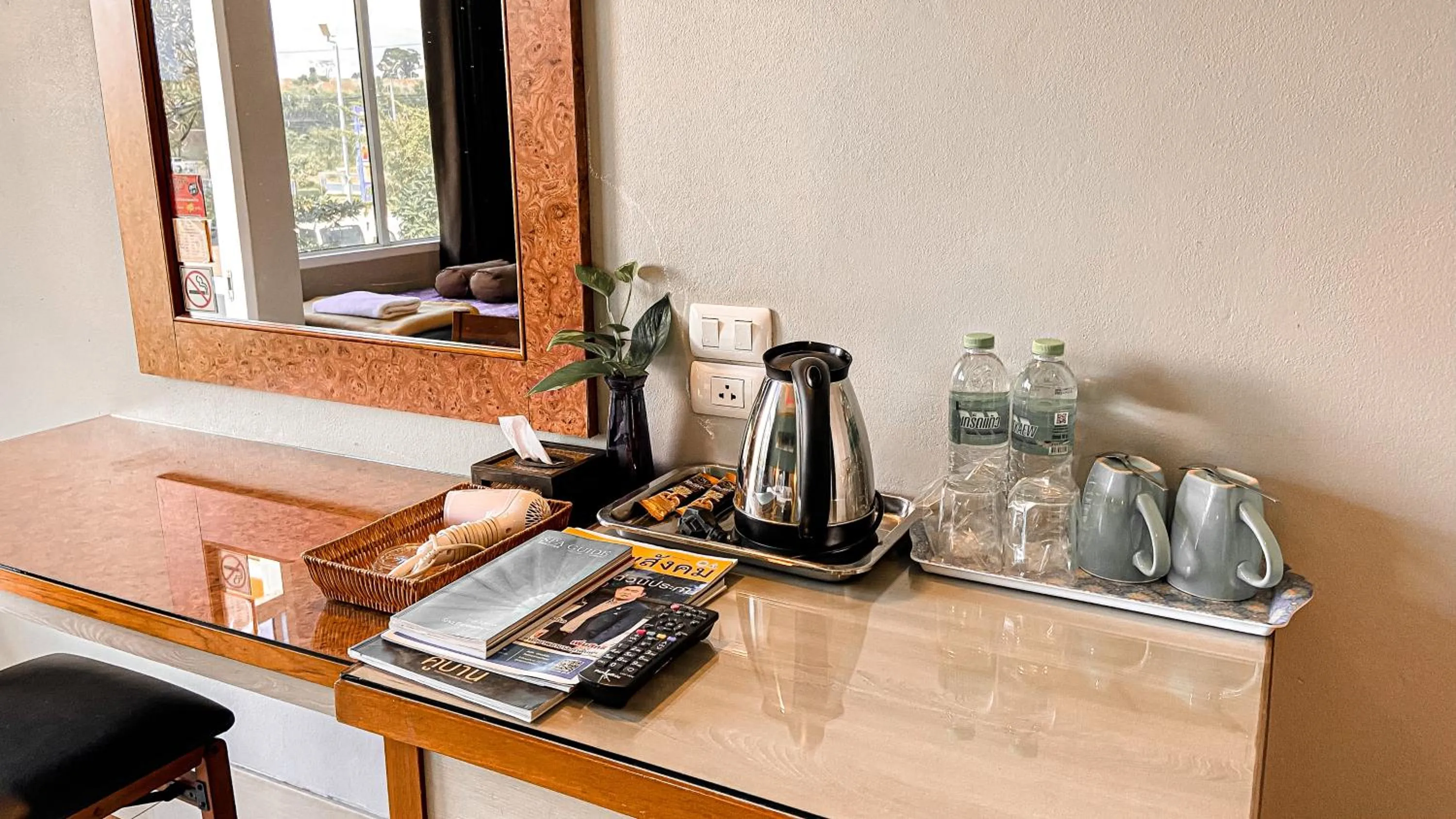 Coffee/tea facilities in K2 Hotel @ Airport