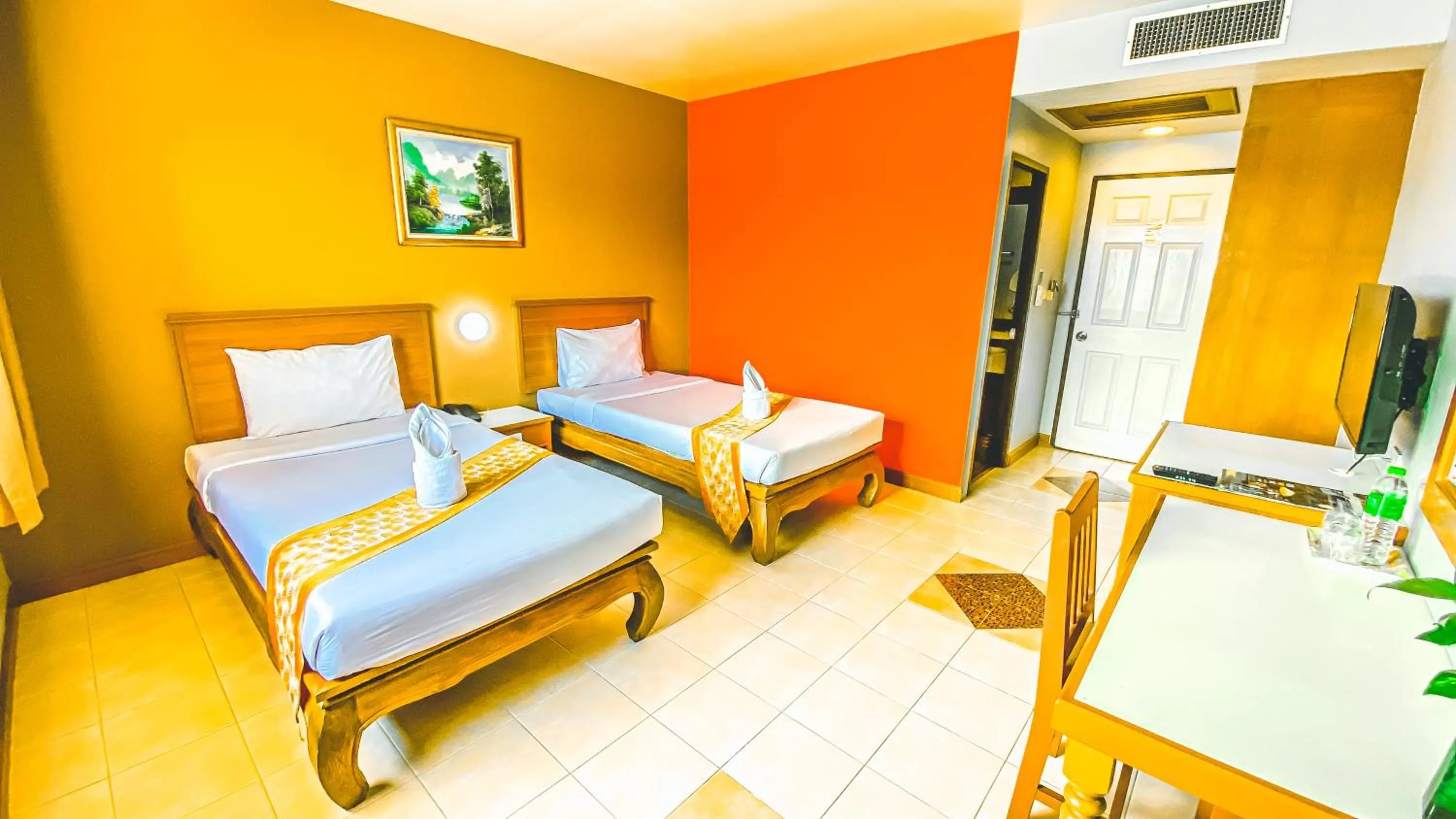 Photo of the whole room, Bed in K2 Hotel @ Airport