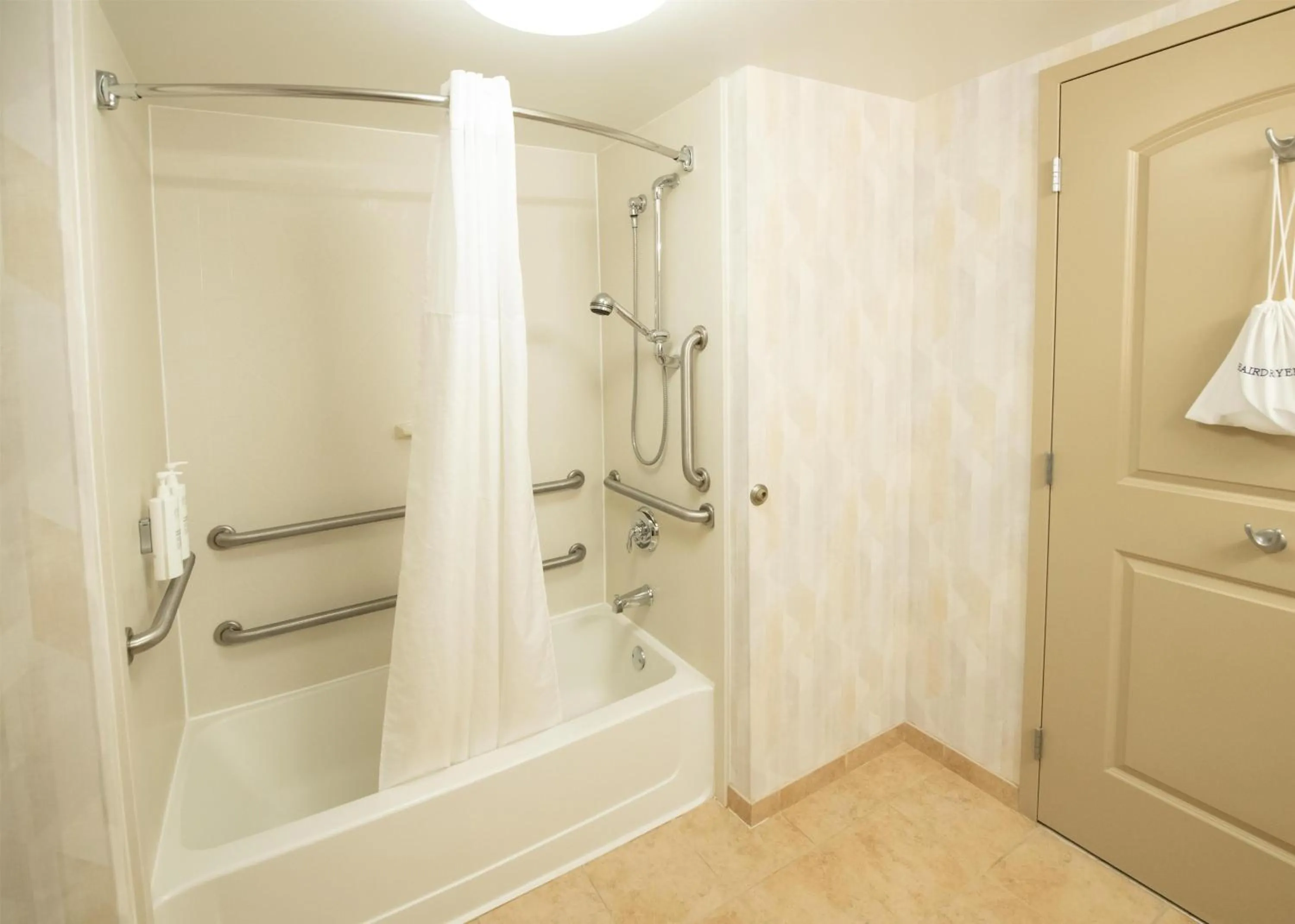 Bathroom in Hampton Inn Presque Isle