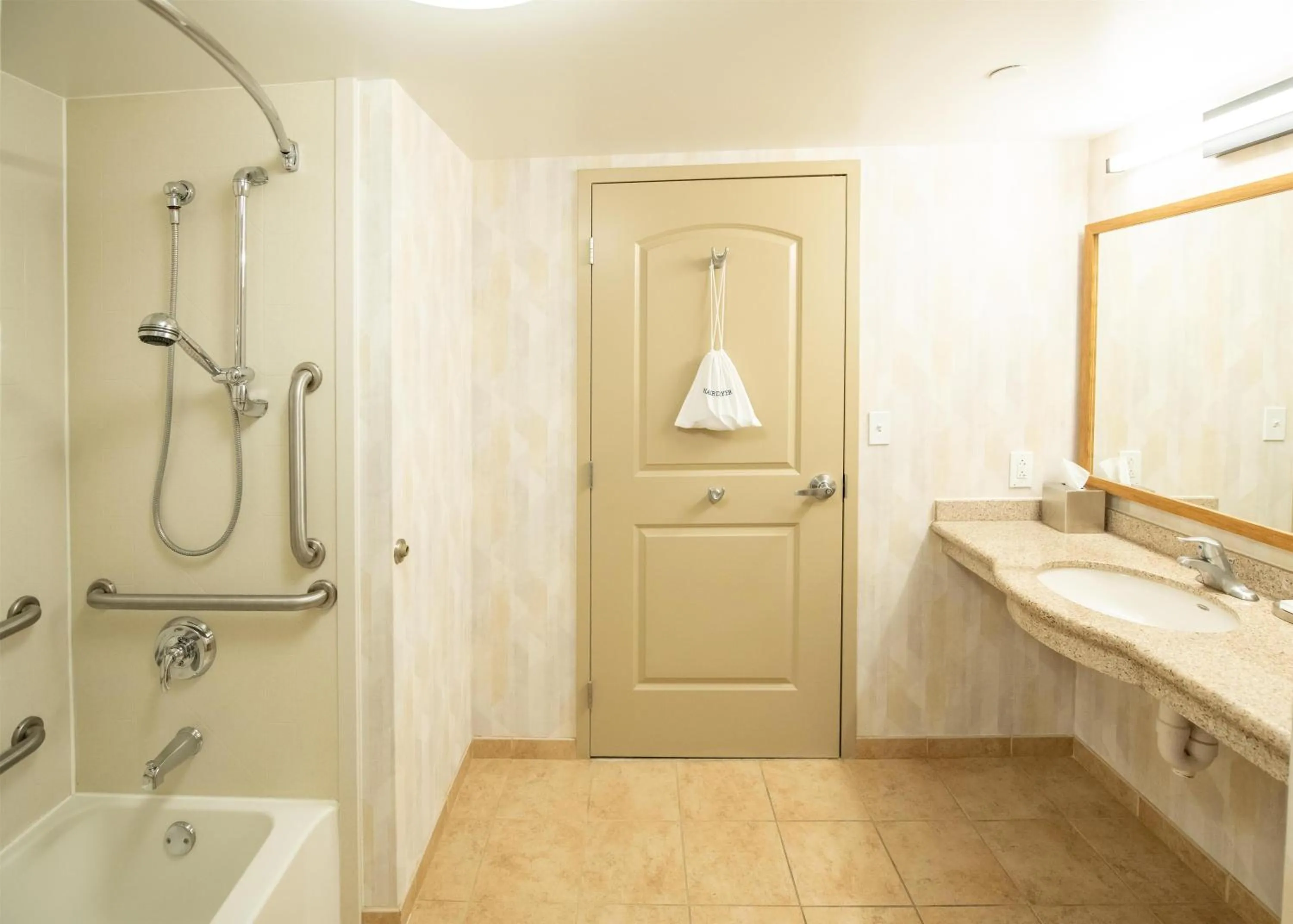 Bathroom in Hampton Inn Presque Isle