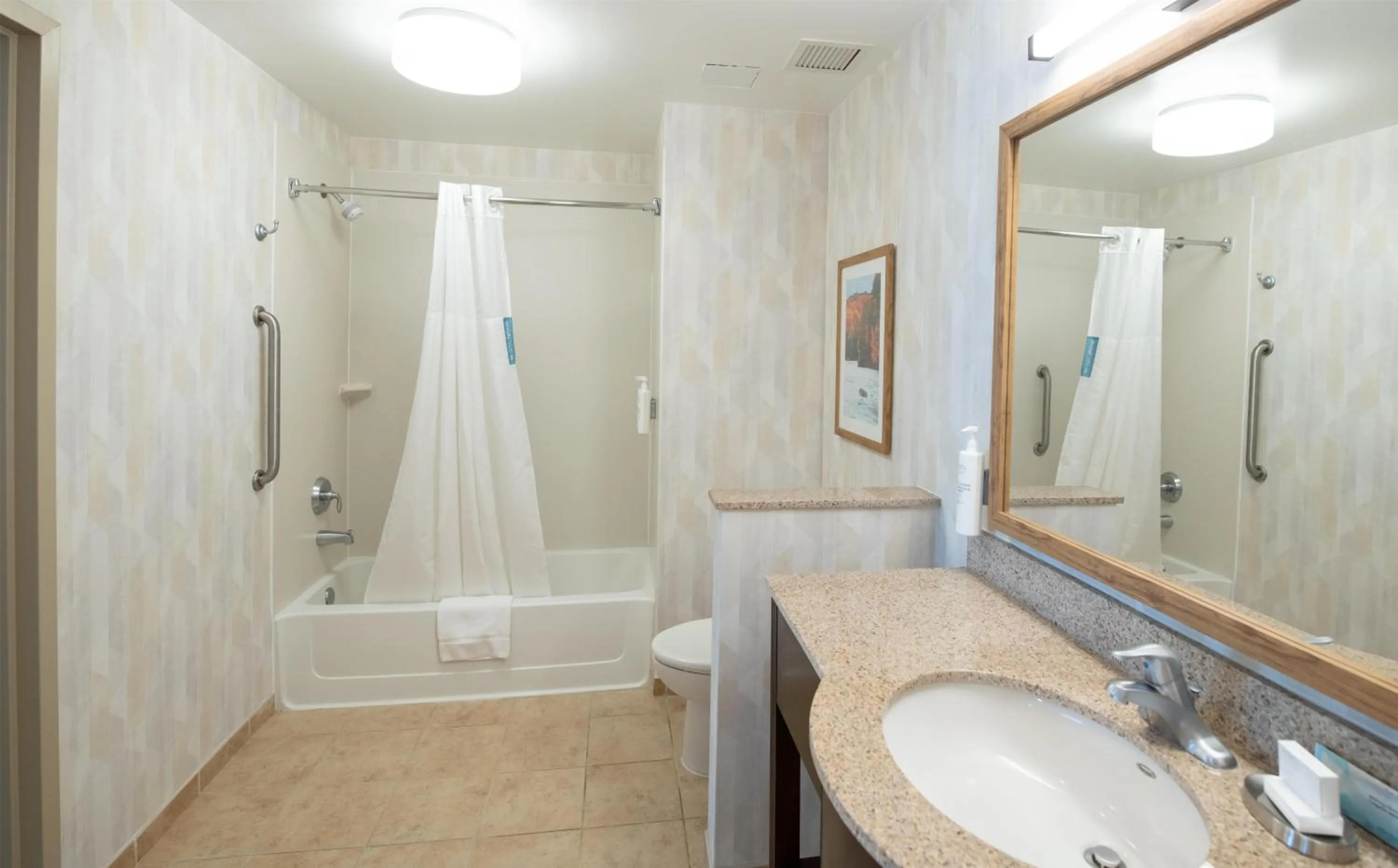 Bathroom in Hampton Inn Presque Isle