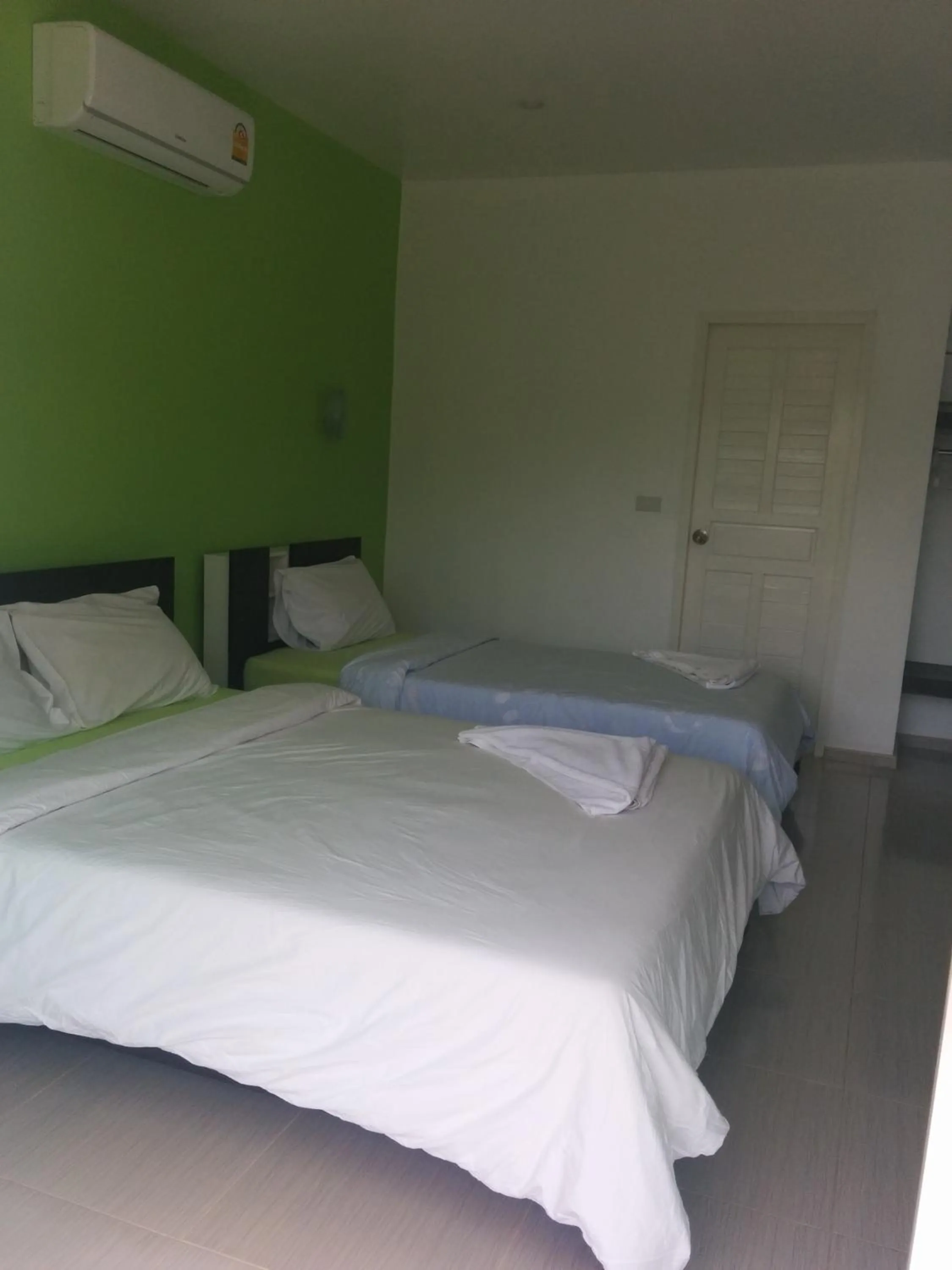 Bed in Thipburee Resort