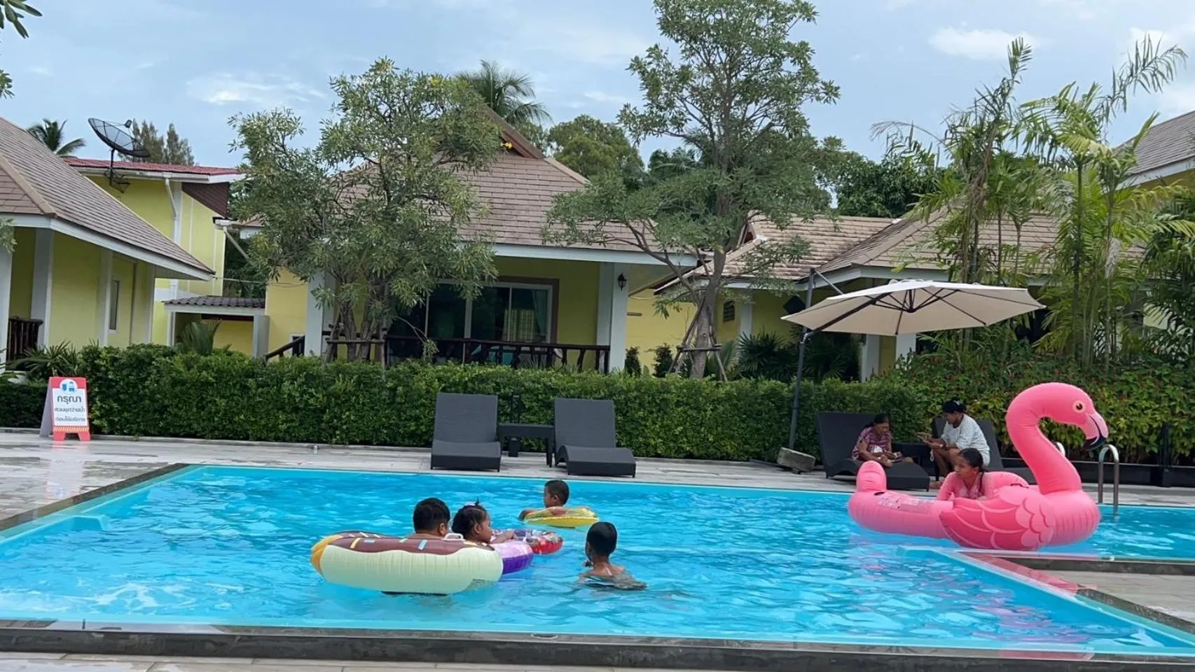 Swimming pool in Thipburee Resort