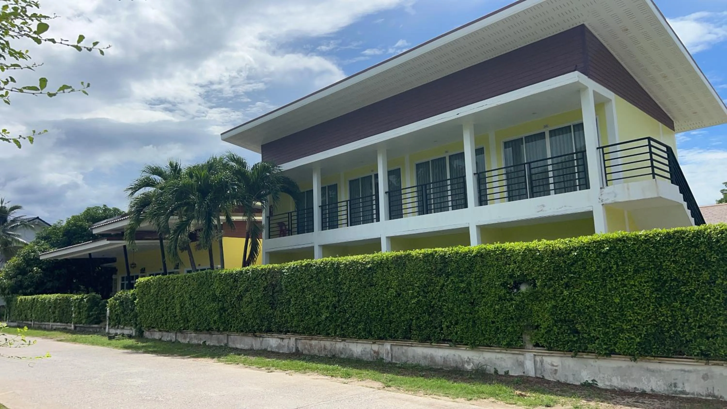 Property building in Thipburee Resort