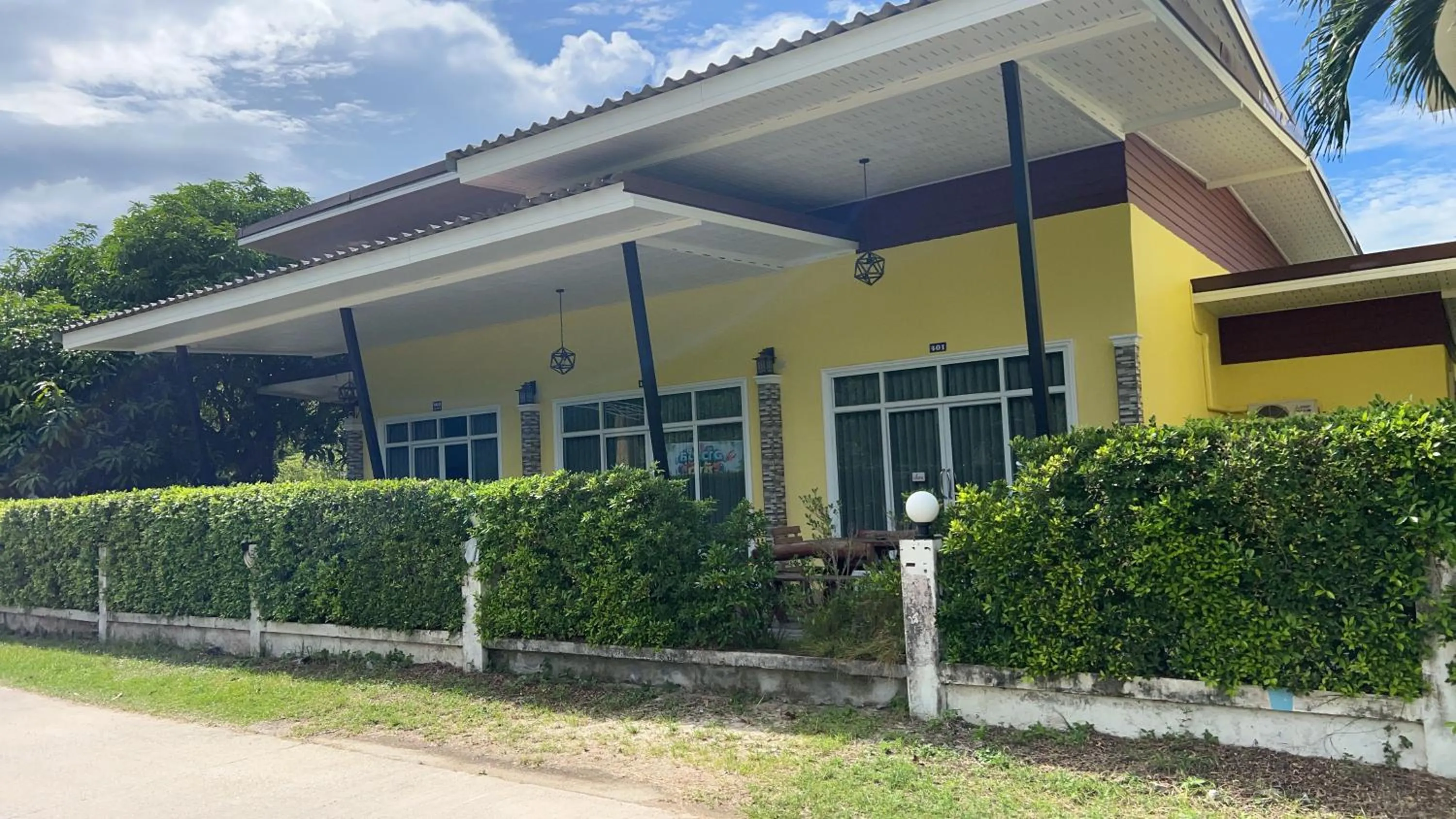 Property building in Thipburee Resort