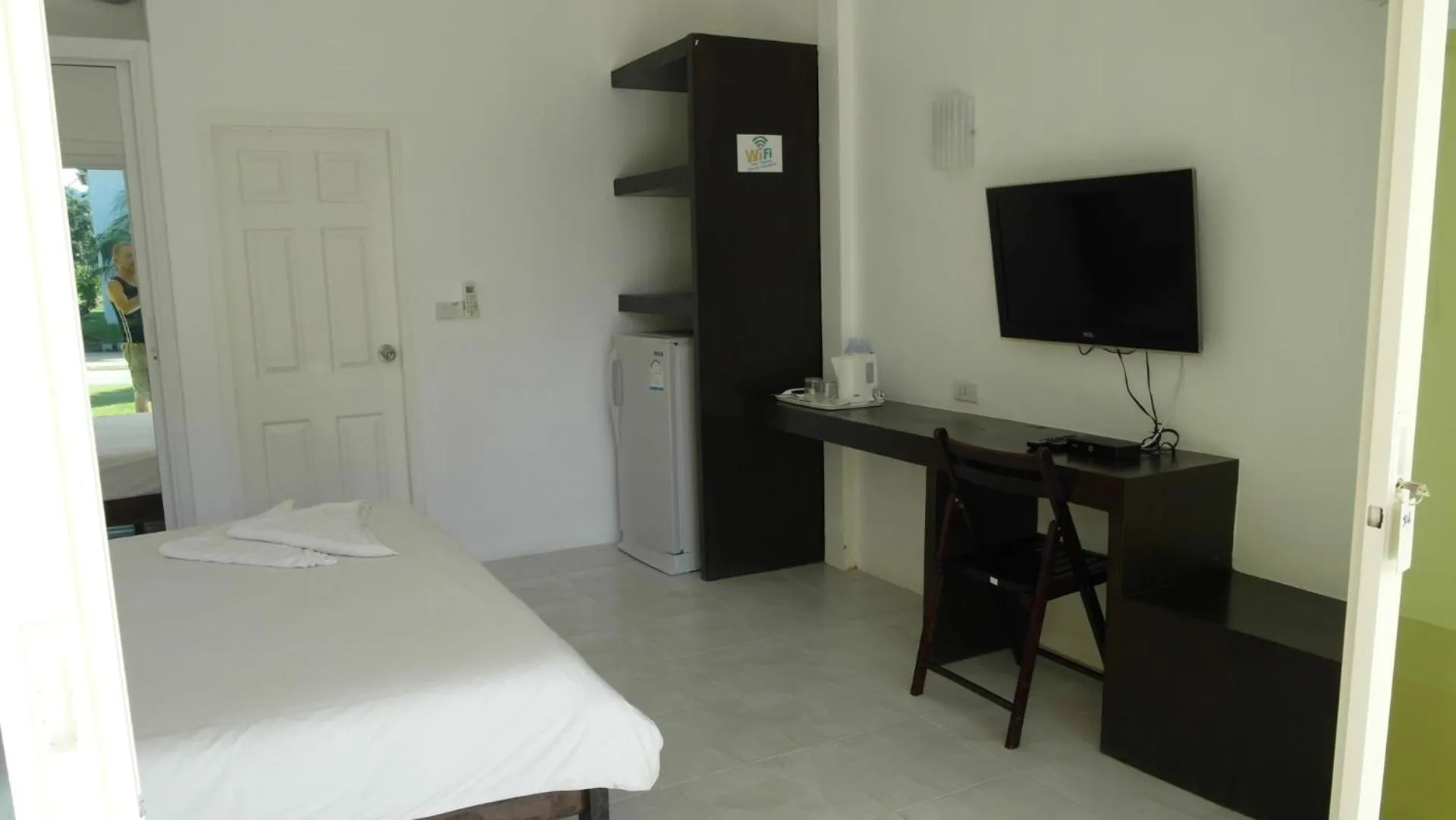 Photo of the whole room, Bed in Thipburee Resort