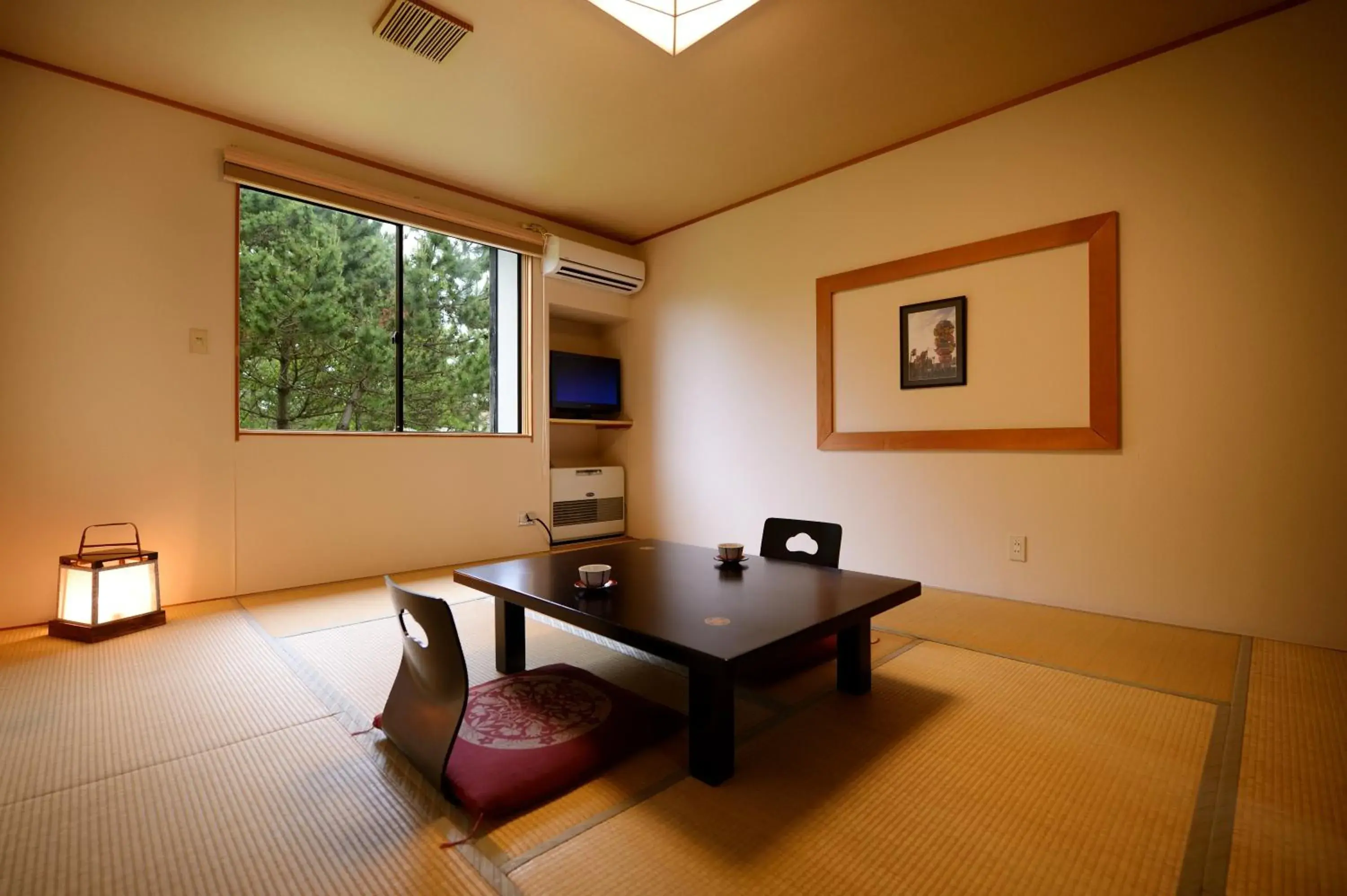 Japanese-Style Standard Room with Shared Bathroom and Private Toilet - single occupancy in Suigunnoyado Japanese-Style Standard Room with Shared Bathroom and Private Toilet - single occupancy in Suigunnoyado