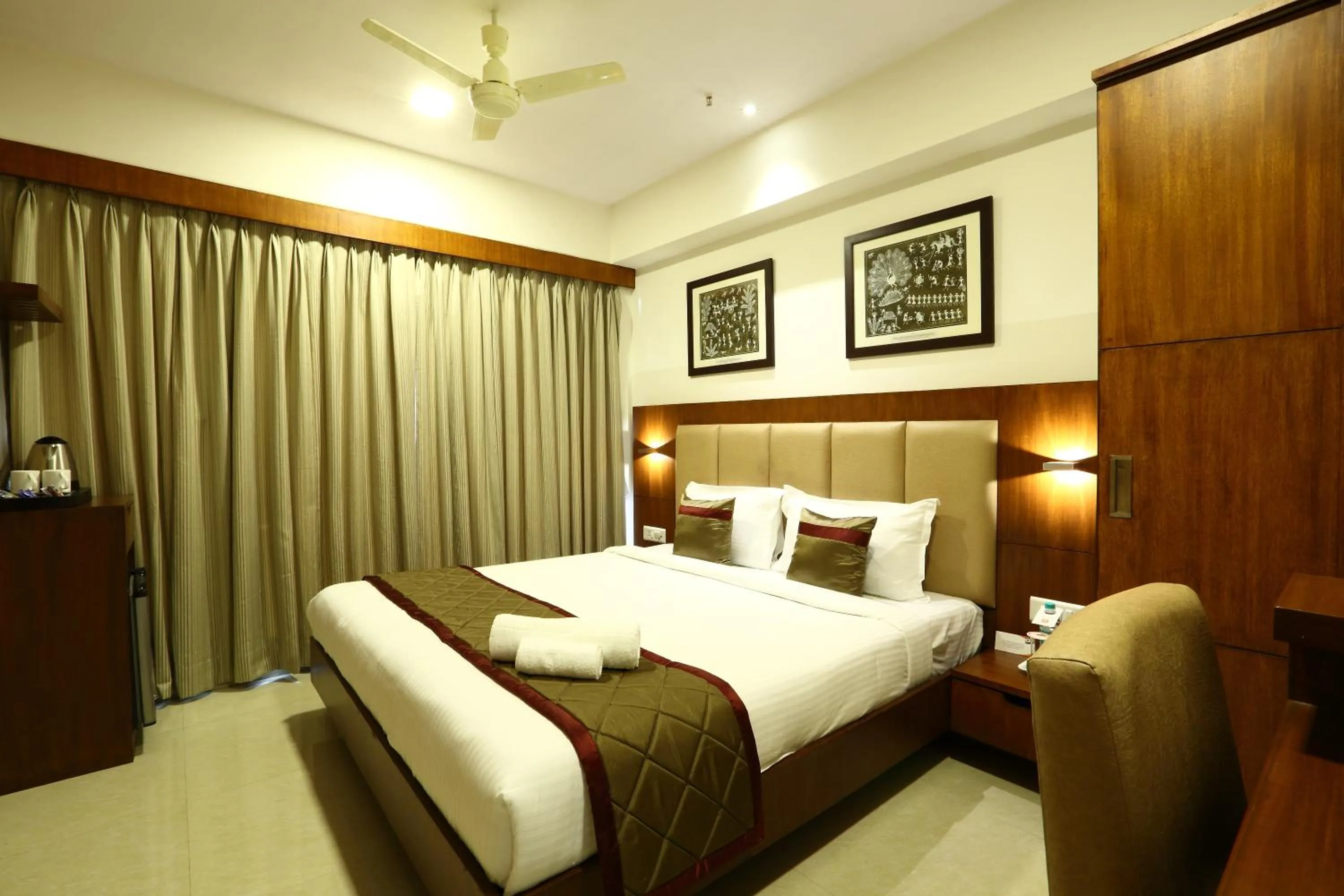 Bed in The Altruist Business Hotel Andheri