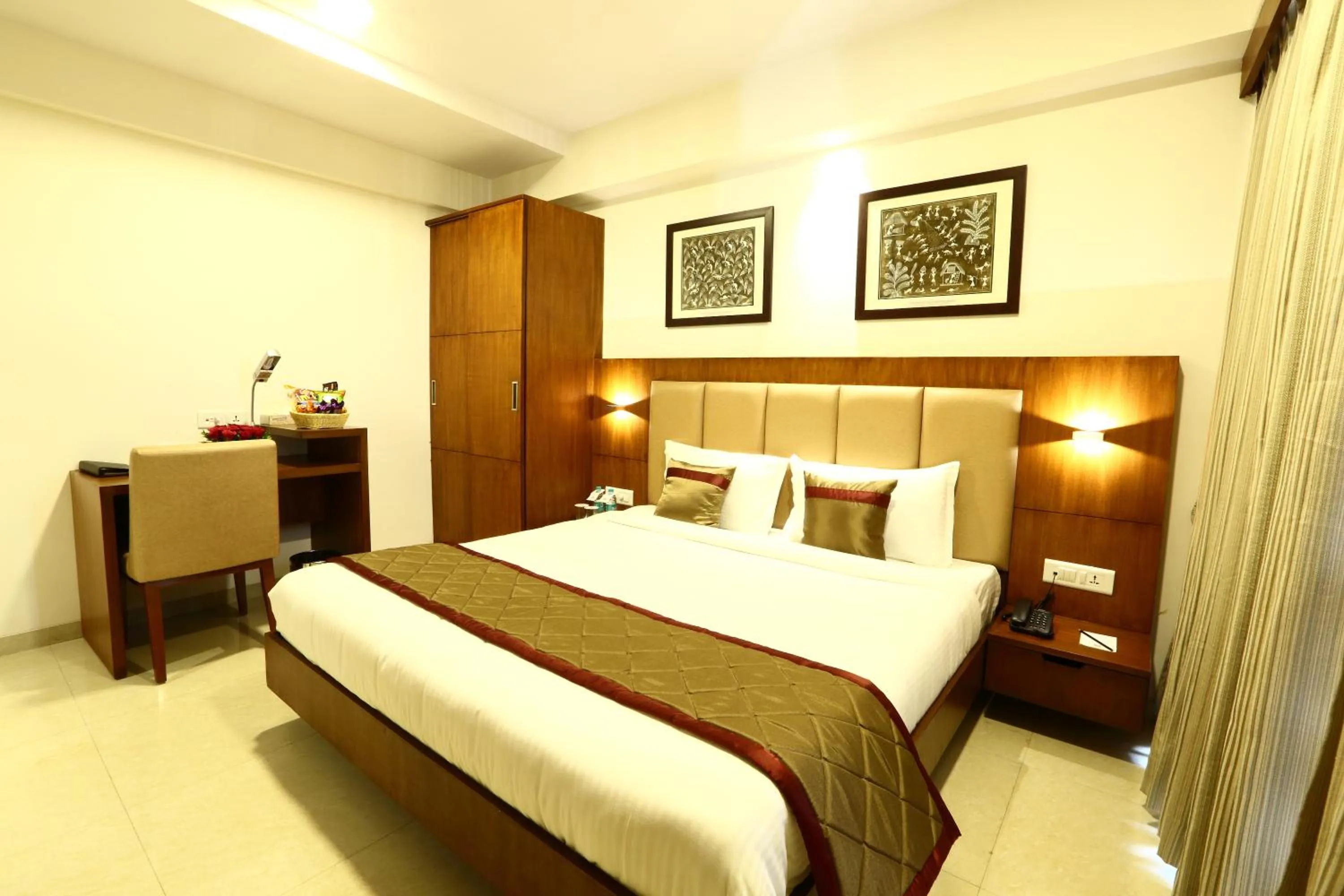 Bed in The Altruist Business Hotel Andheri