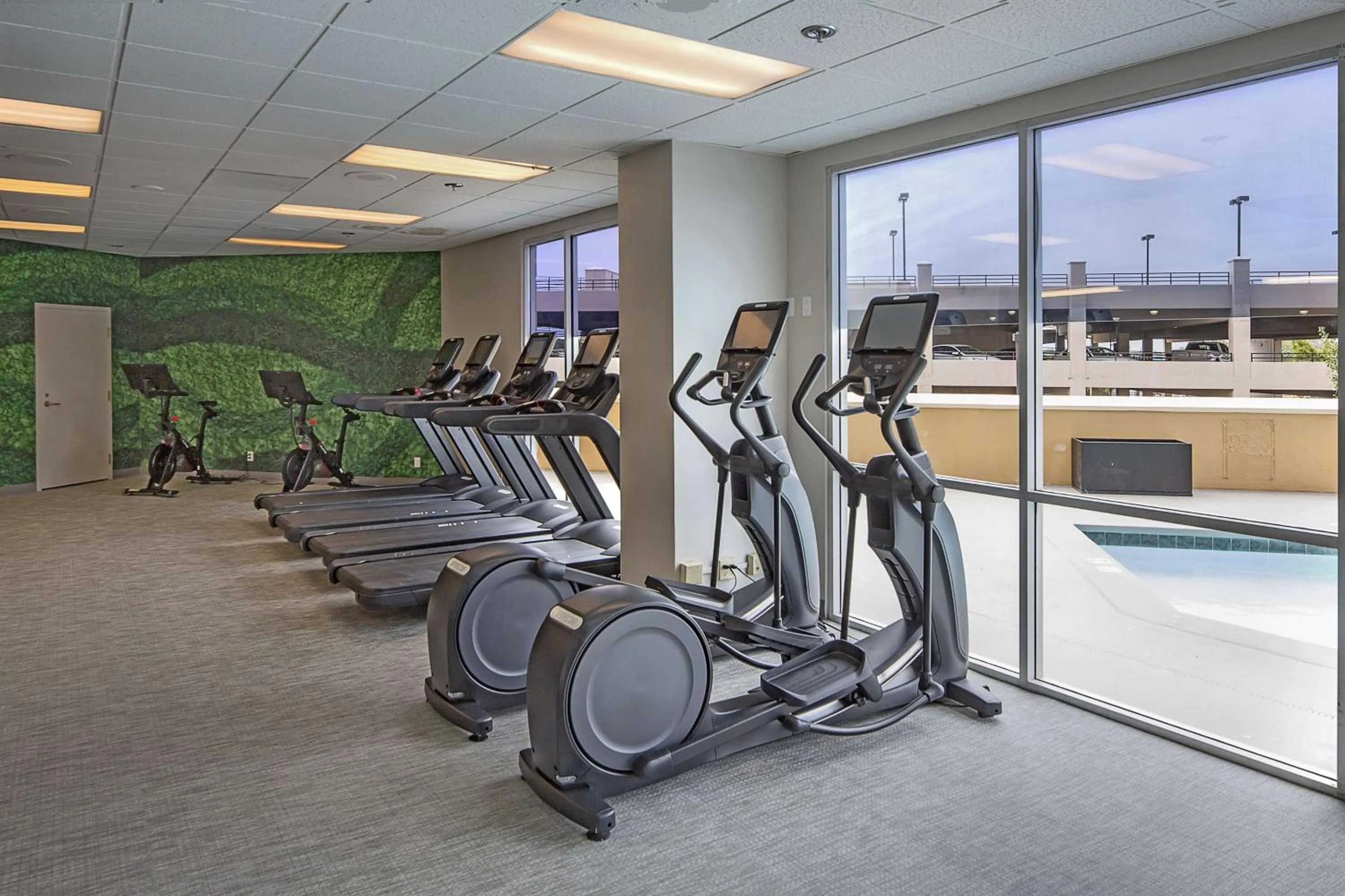 Fitness centre/facilities in DoubleTree by Hilton Modesto