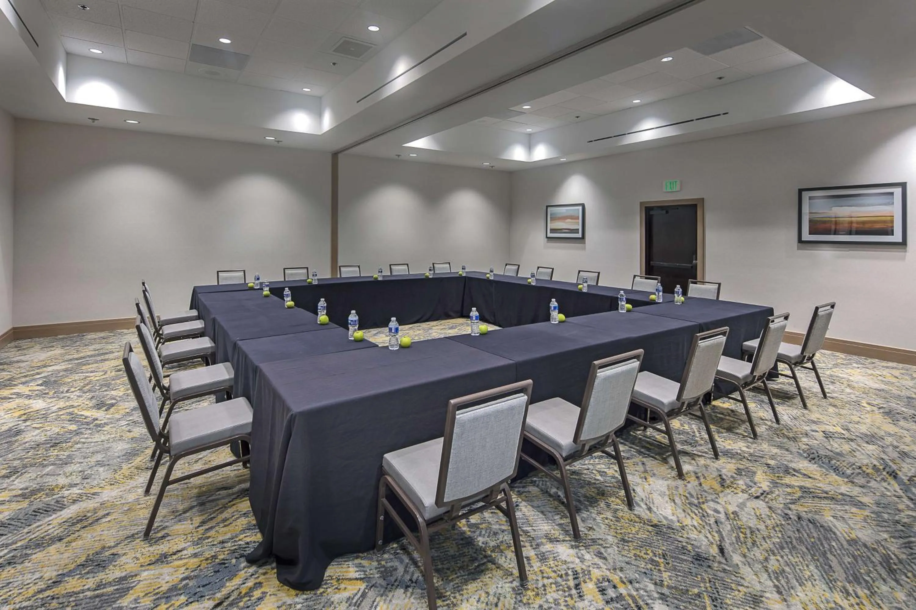 Meeting/conference room in DoubleTree by Hilton Modesto