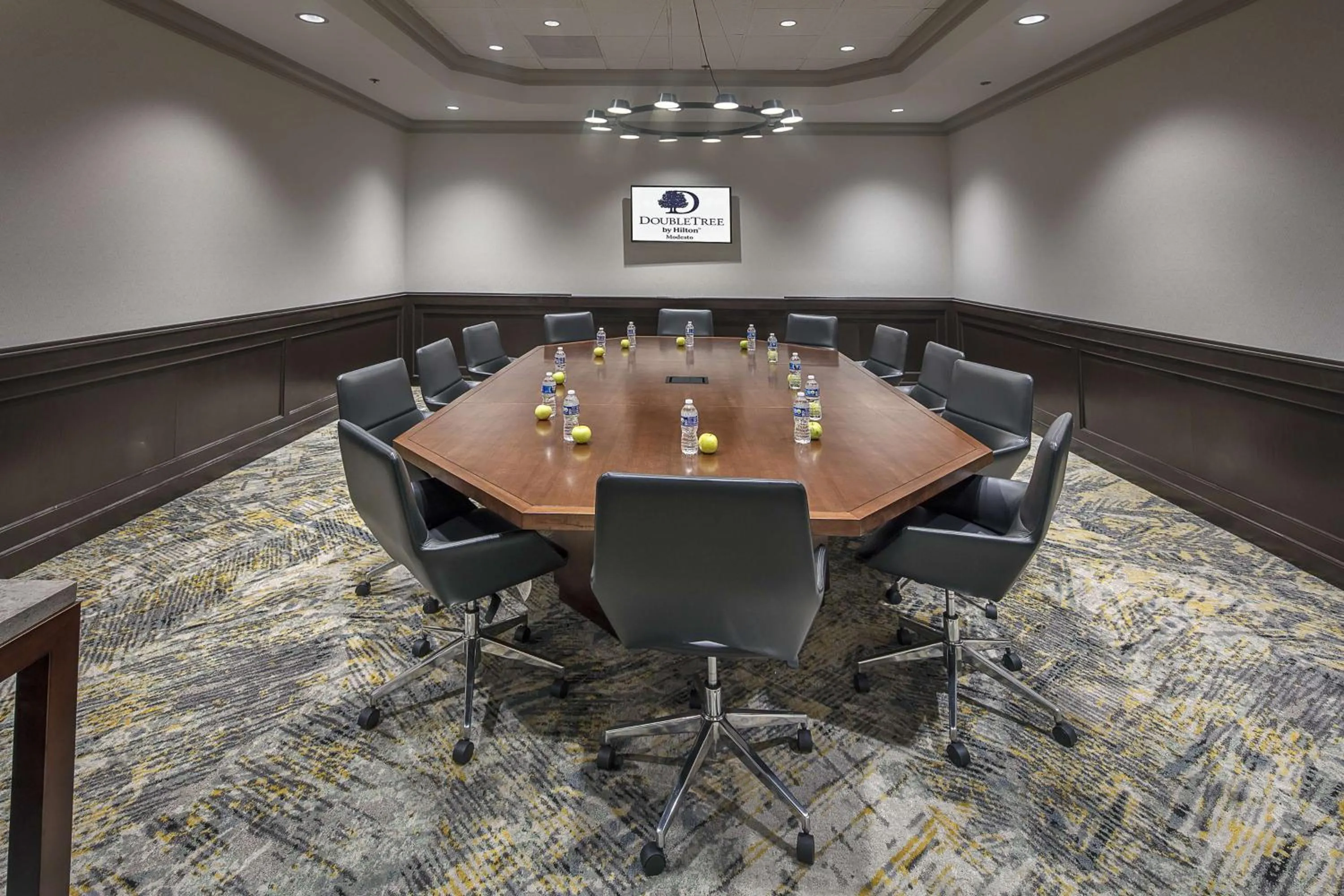 Meeting/conference room in DoubleTree by Hilton Modesto