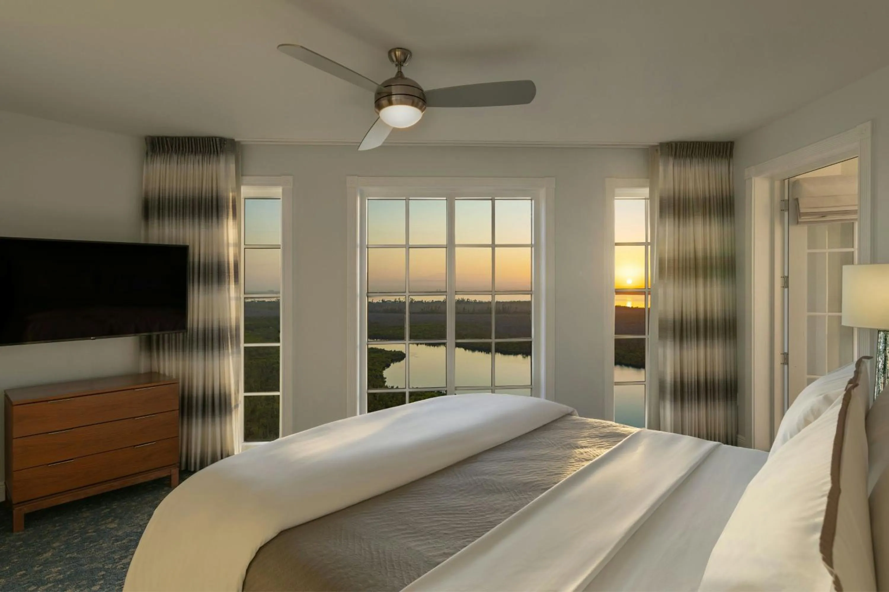 Bedroom, Bed in The Westin Cape Coral Resort at Marina Village