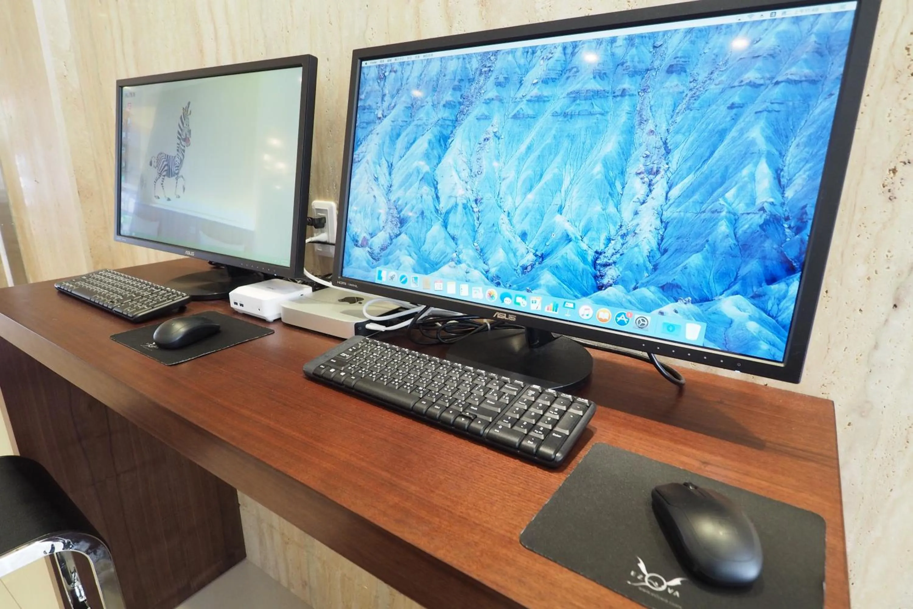 Business facilities in M Hotel