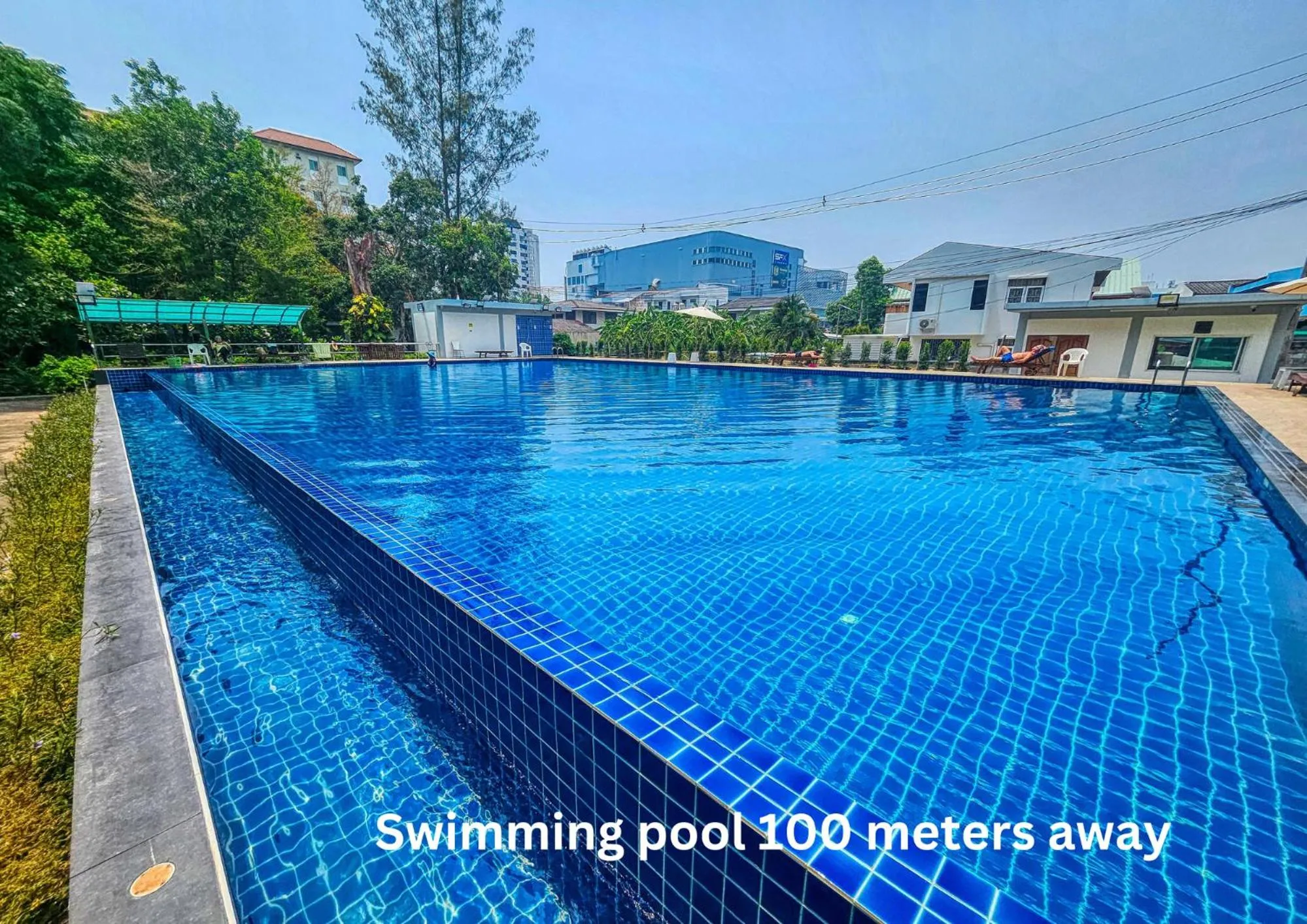 Swimming pool in Viengping Mansion