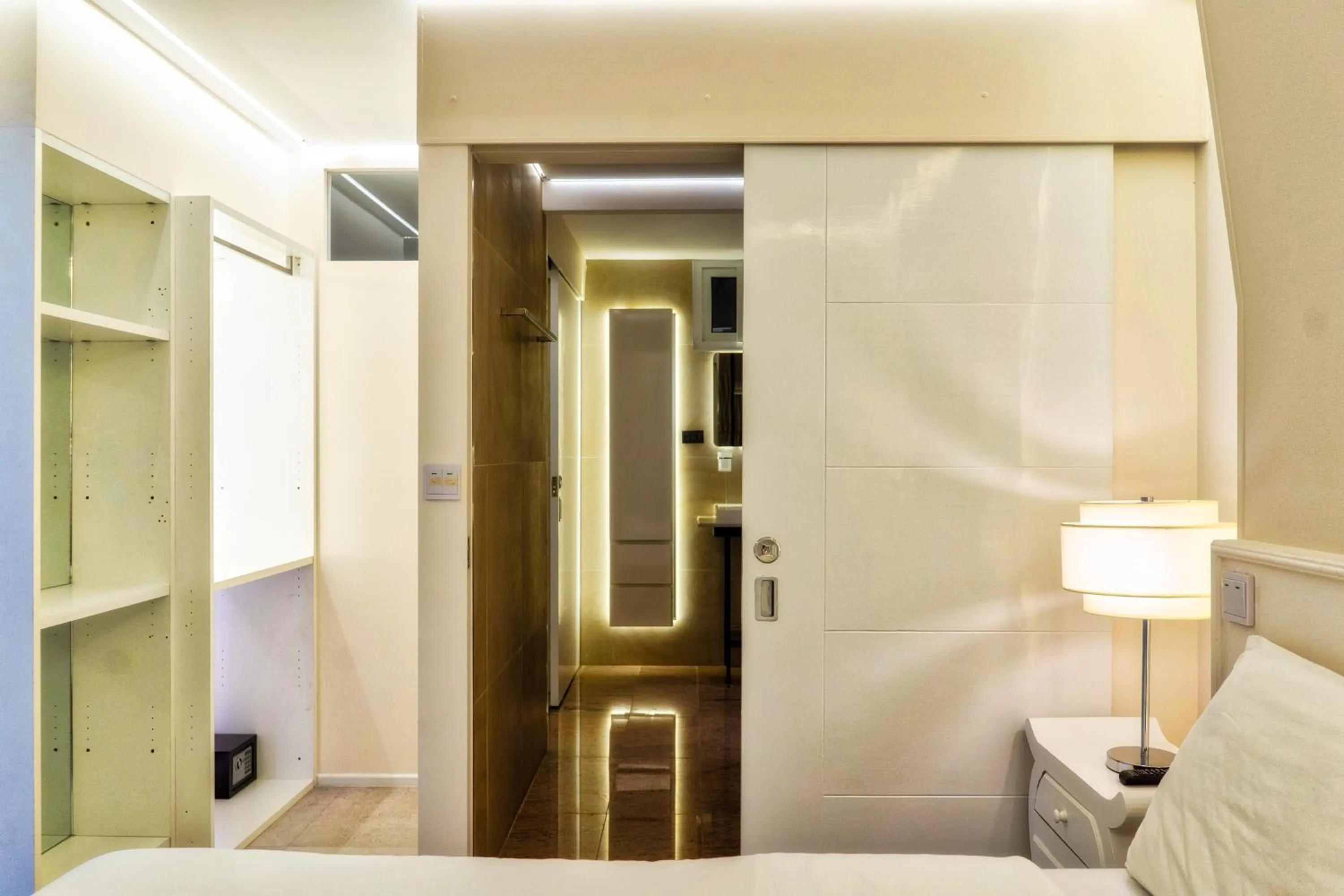 Bathroom, Bed in Viengping Mansion