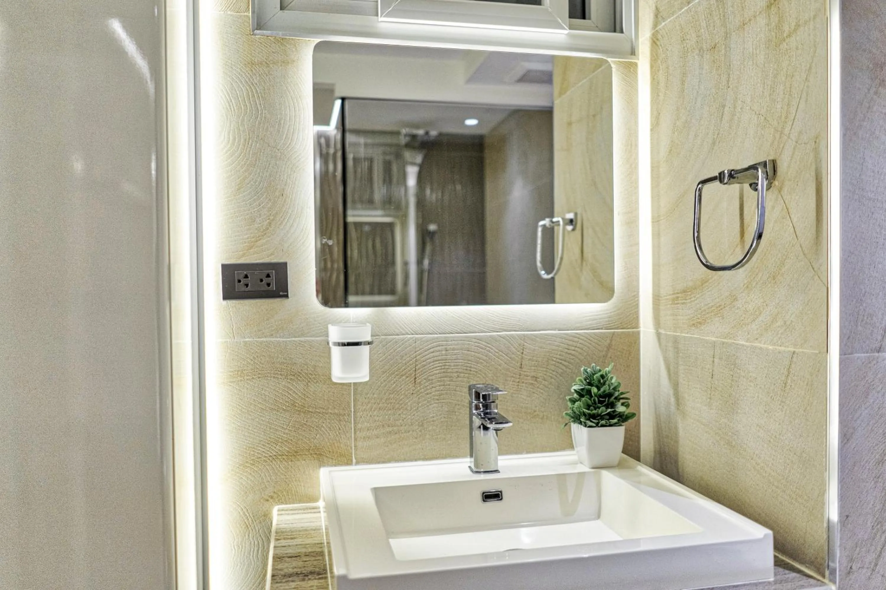 Bathroom in Viengping Mansion