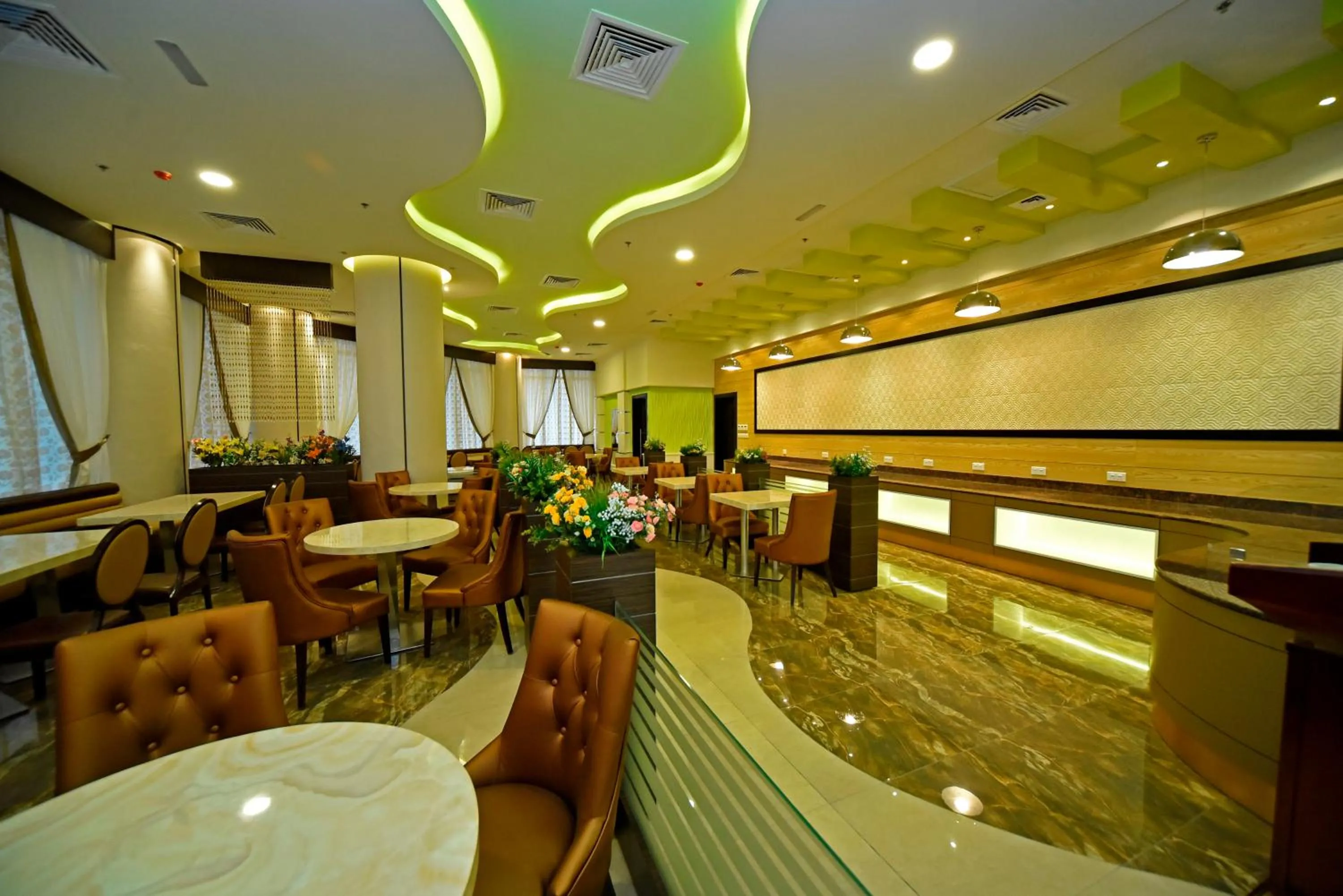Restaurant/places to eat in Alain Hotel Ajman