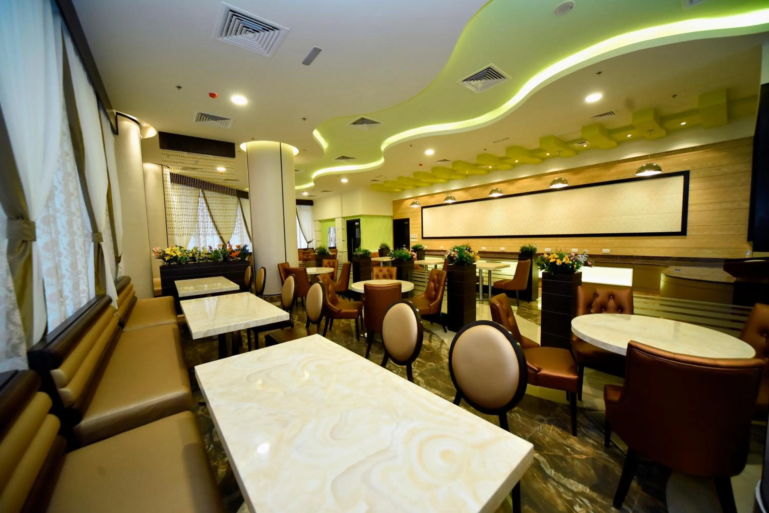 Restaurant/places to eat in Alain Hotel Ajman