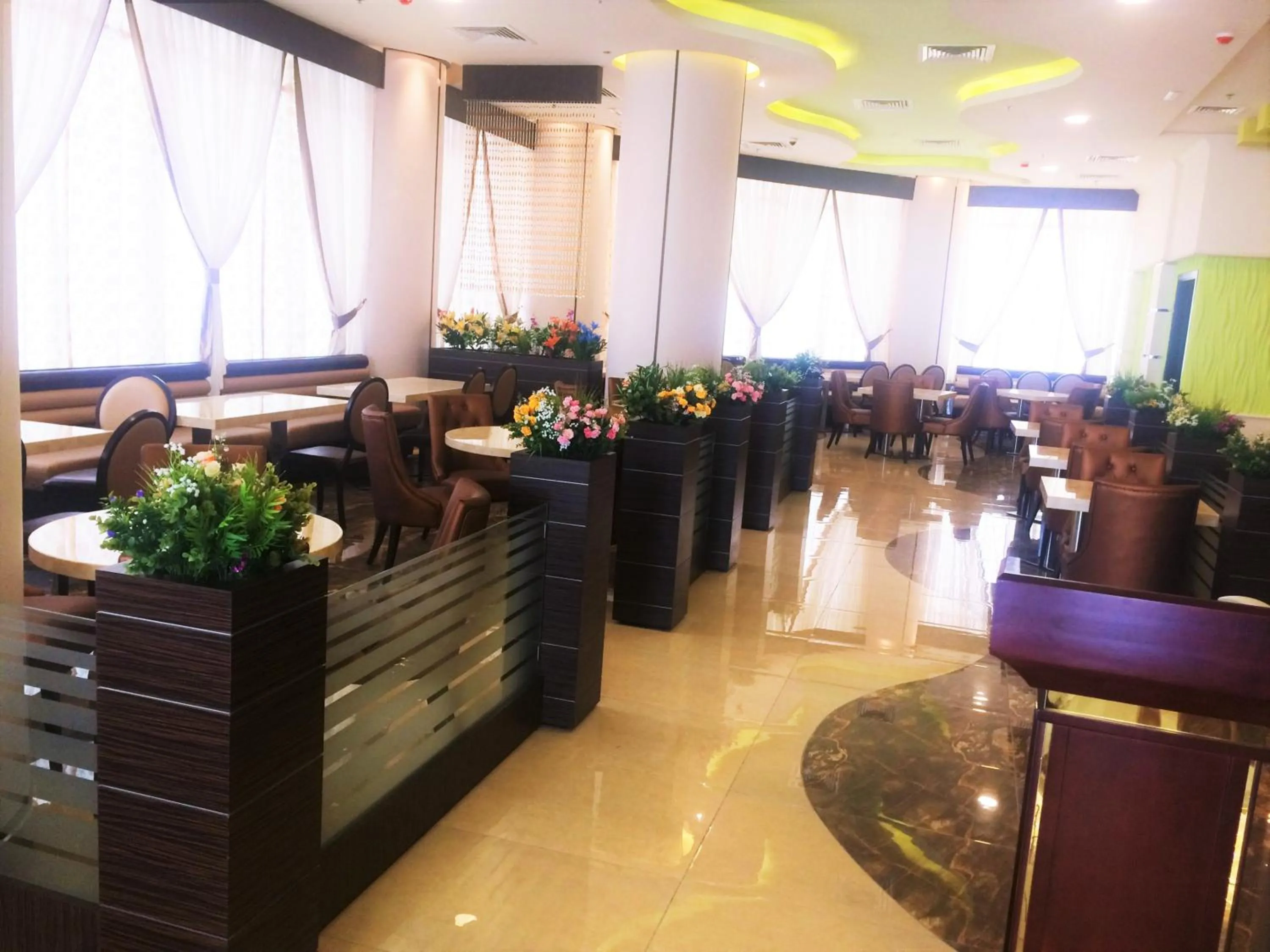 Restaurant/places to eat in Alain Hotel Ajman