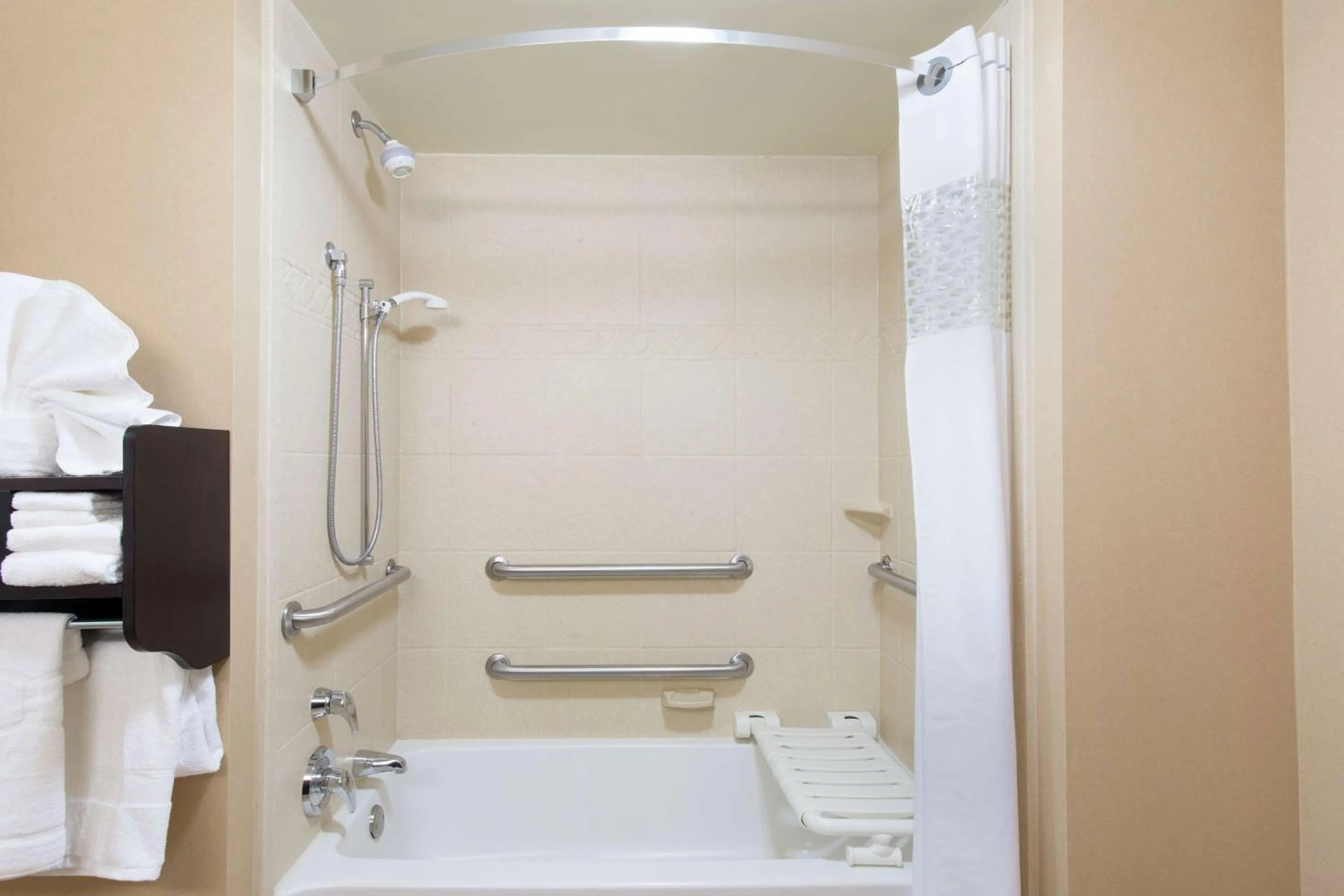 Bathroom in Hampton Inn & Suites Scottsboro