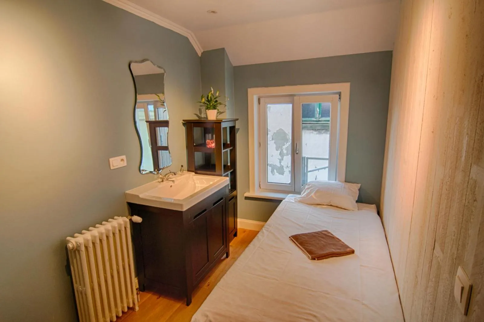 Photo of the whole room, Bed in Hostel Lybeer Bruges