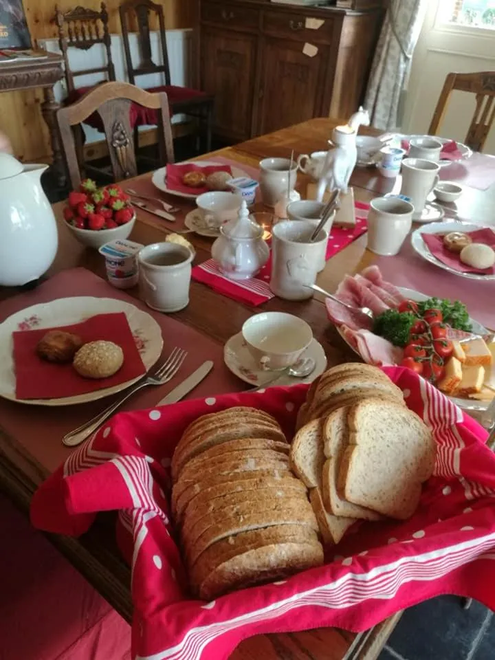 Continental breakfast in De Blauwe Maaten