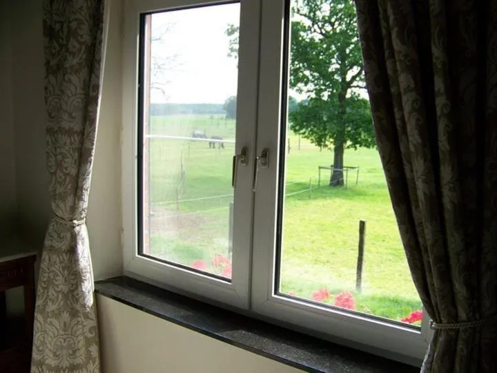 Garden view in De Blauwe Maaten