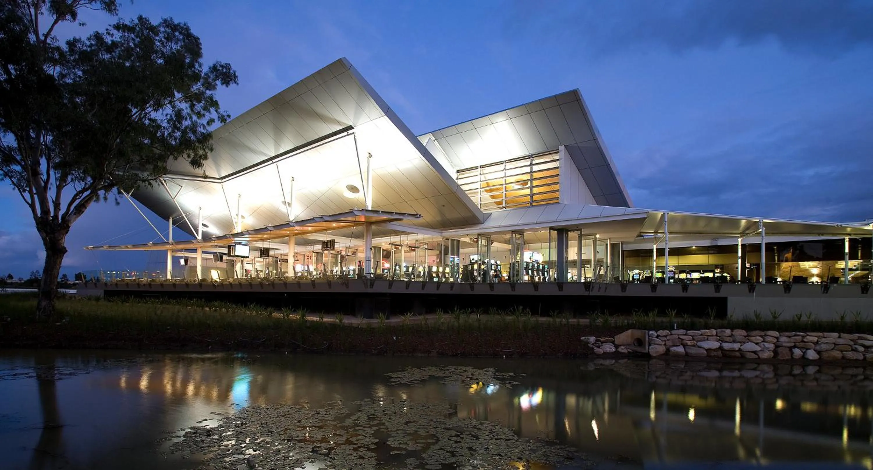 Facade/entrance in Mercure Sydney Liverpool