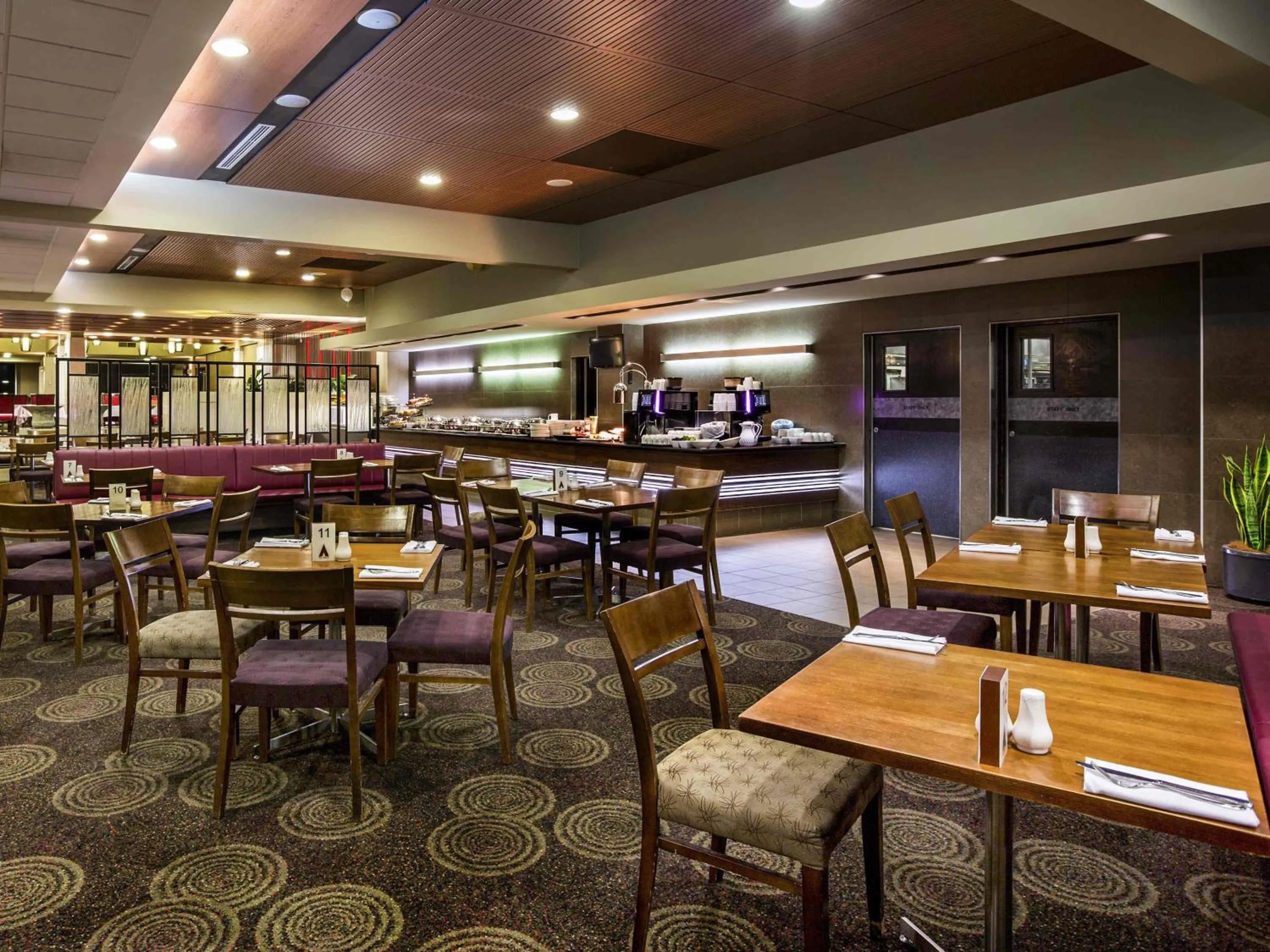 Restaurant/places to eat in Mercure Sydney Liverpool