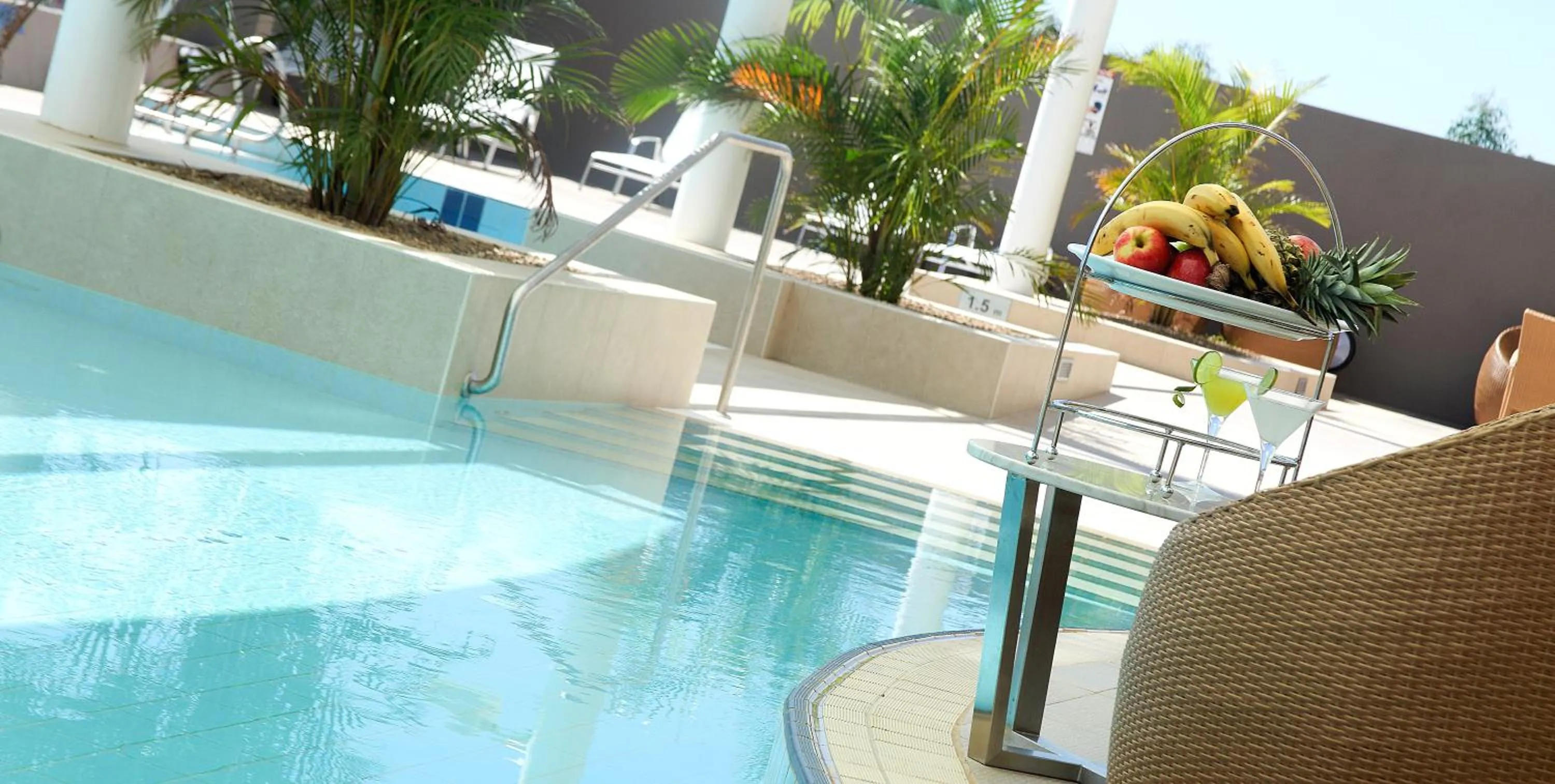 Swimming pool in Mercure Sydney Liverpool