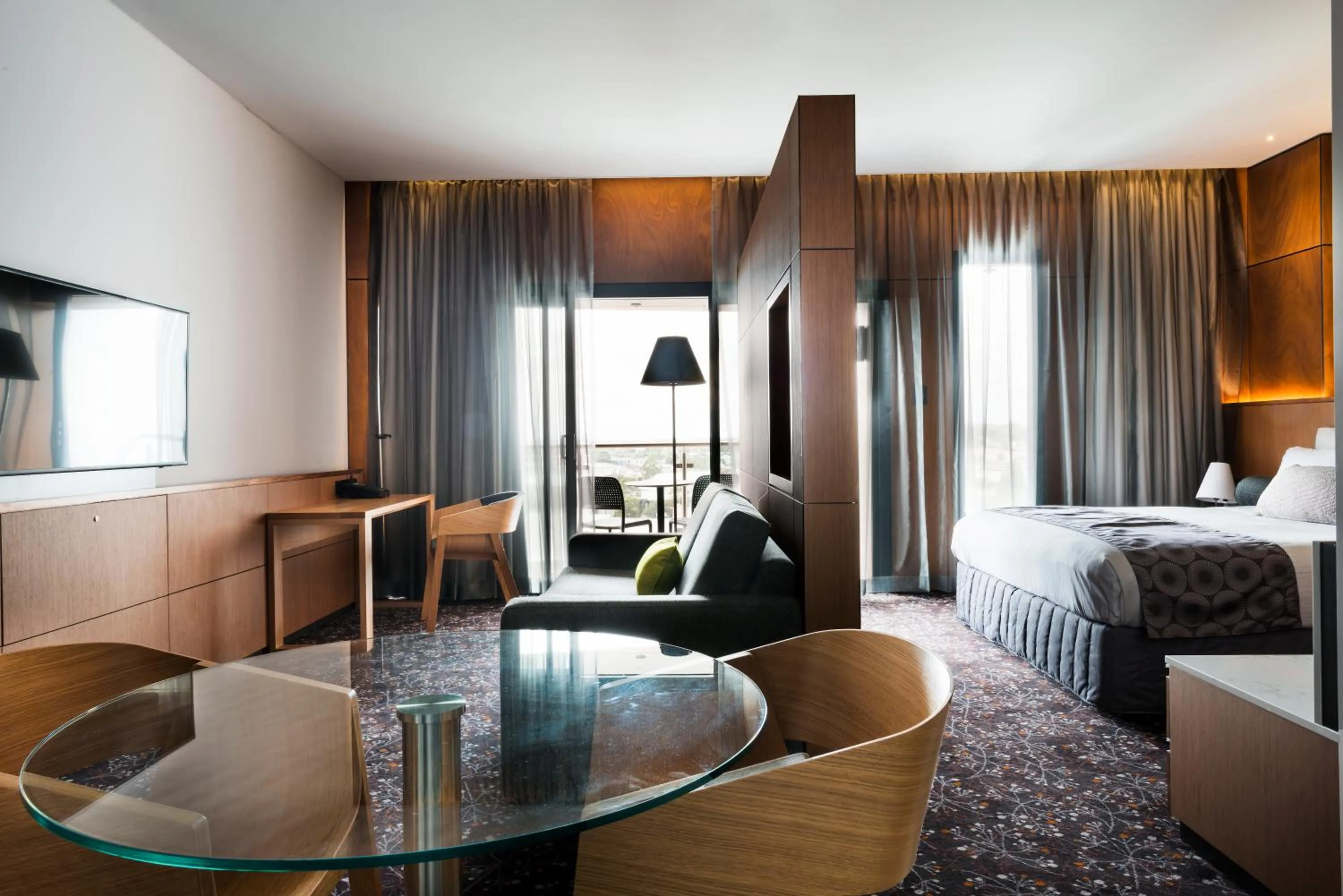 Bed in Mercure Sydney Liverpool