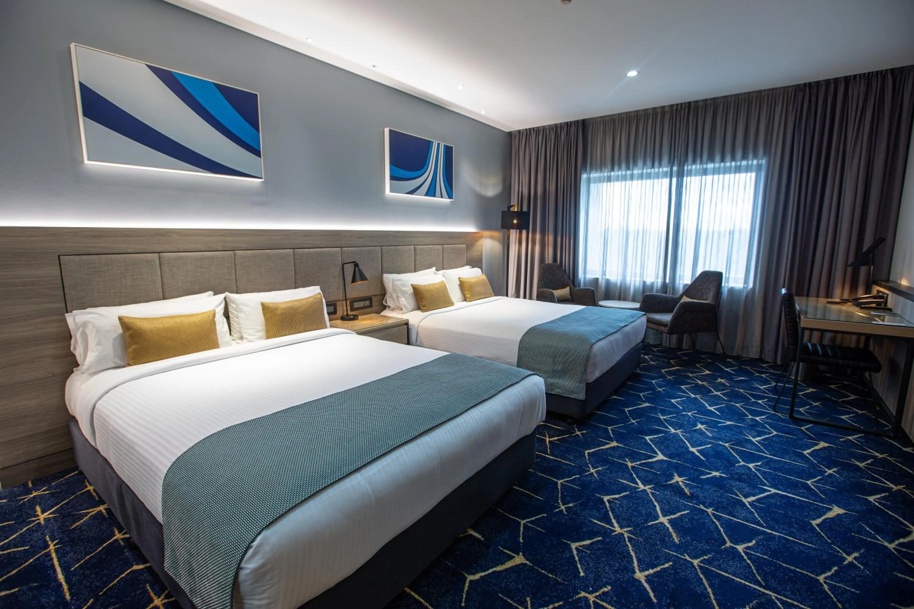 Bedroom, Bed in Mercure Sydney Liverpool