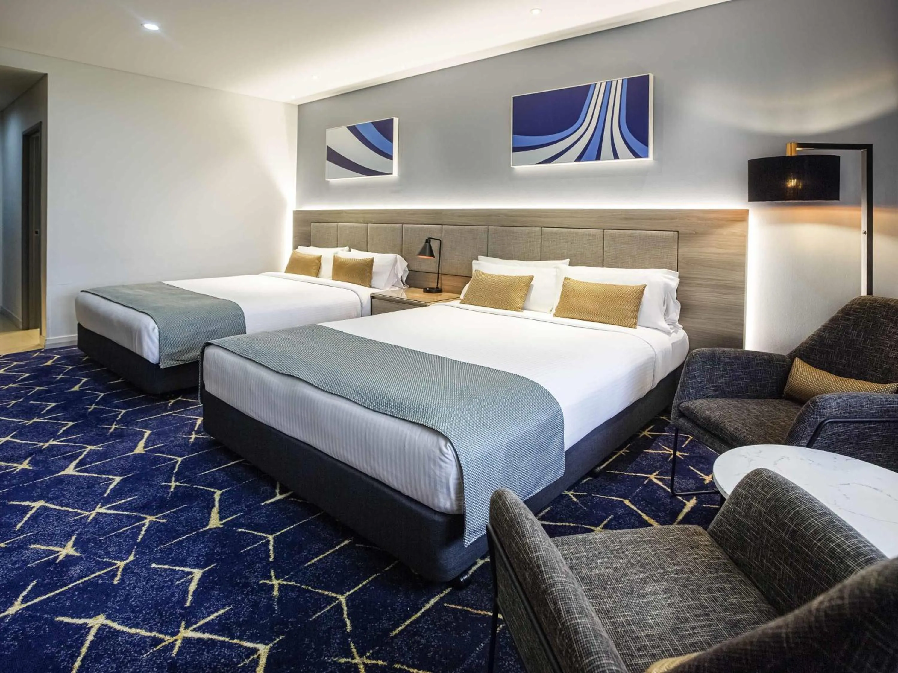 Bedroom, Bed in Mercure Sydney Liverpool